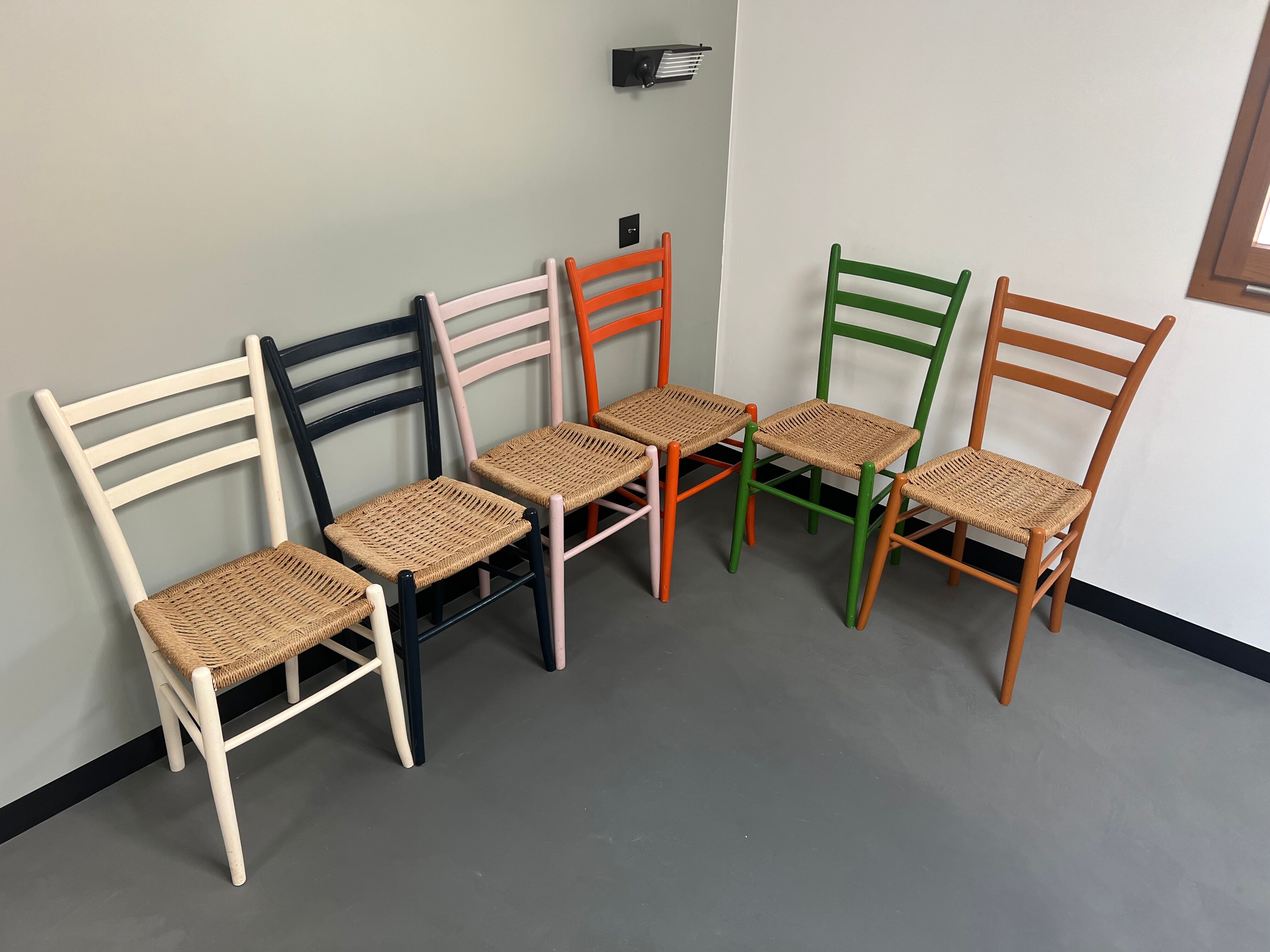 6 Italian chairs from the 60s solid beech and rope