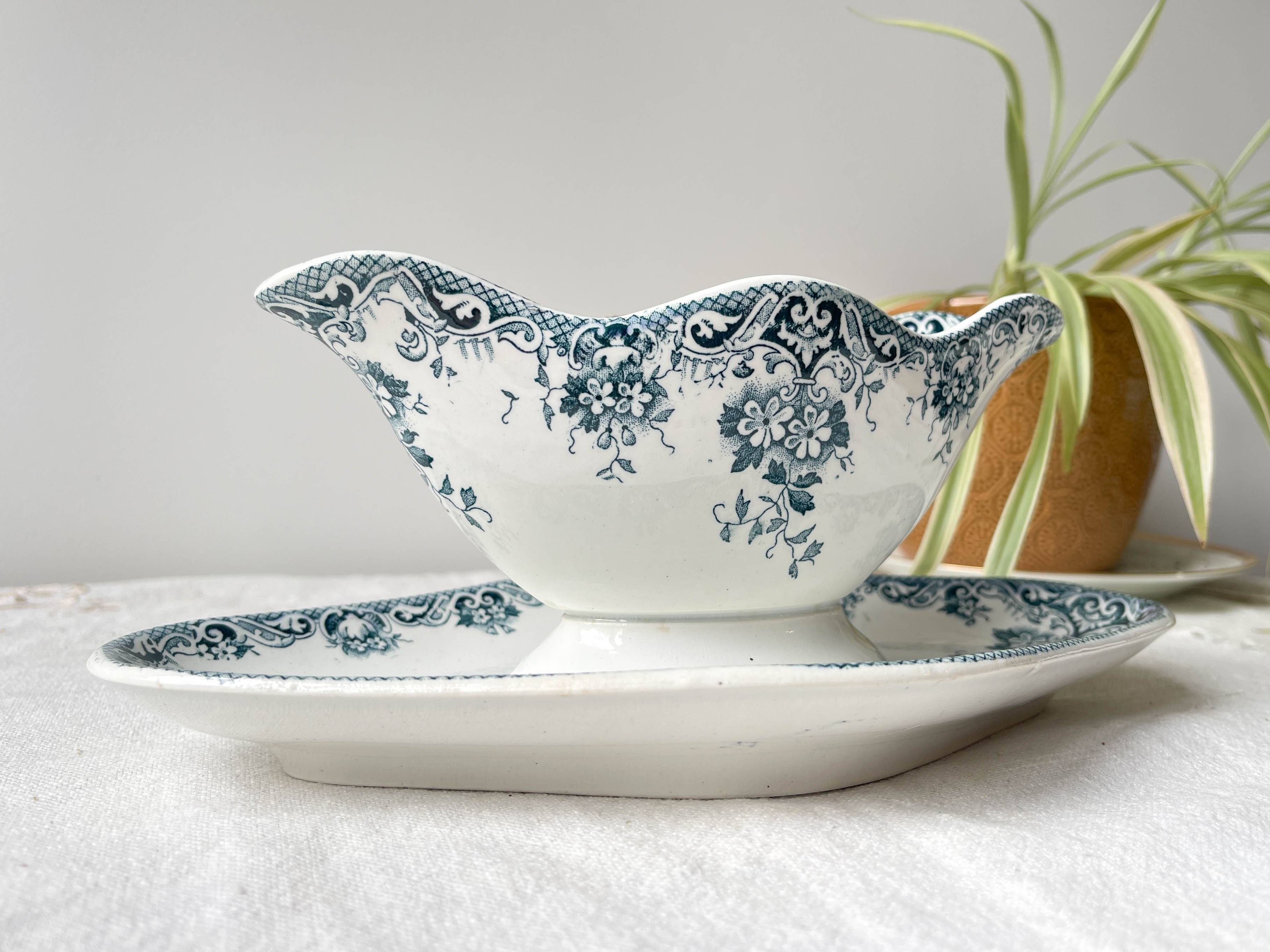 Vintage gravy boat Terre de fer French floral pattern