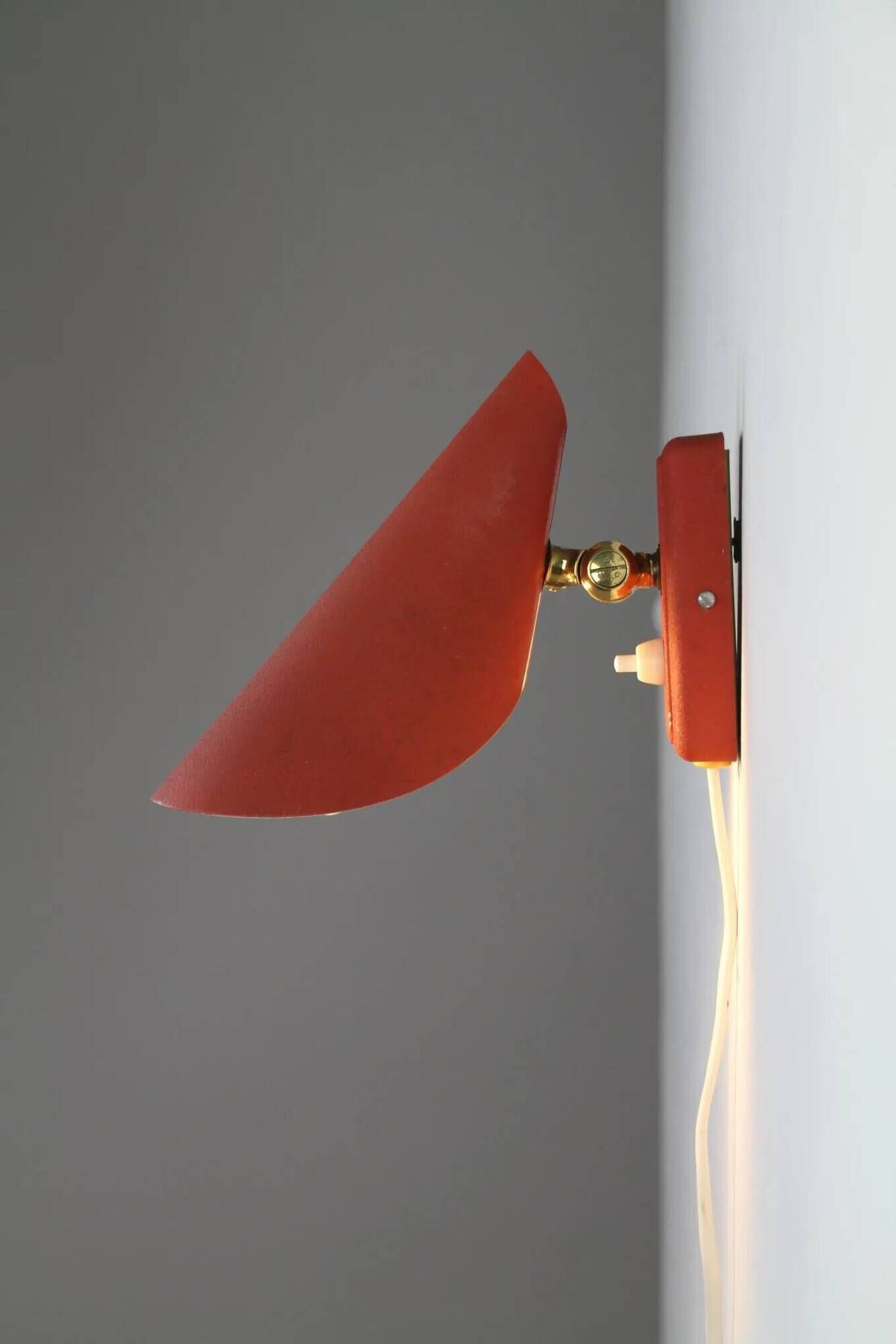 Eric Wärnå for EWÅ Armaturfabrik, Värnamo, Sweden — Model V-13 Wall Lamp, 1950s