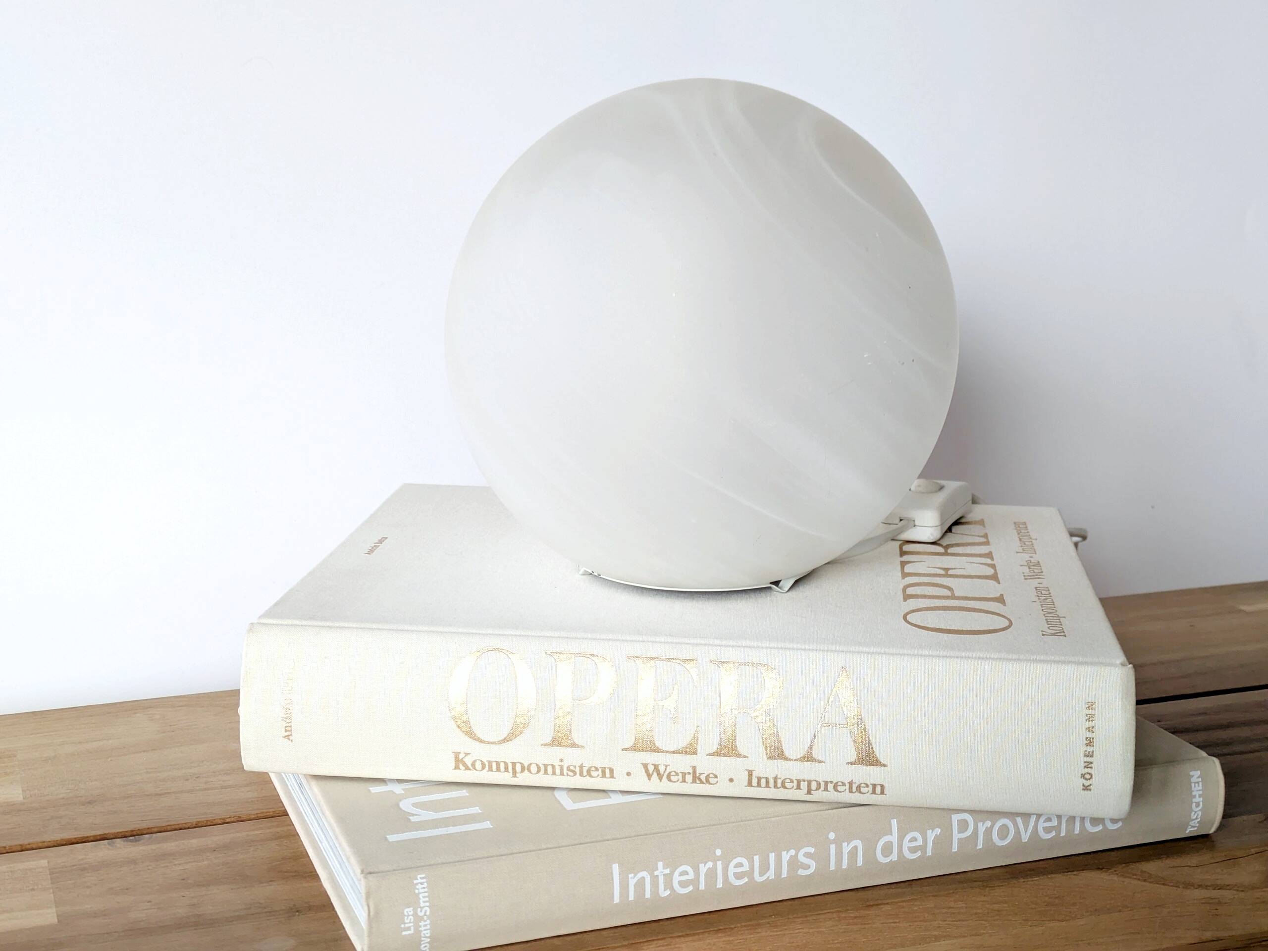 Lampe boule vintage Honsel en verre dépoli, effet lune