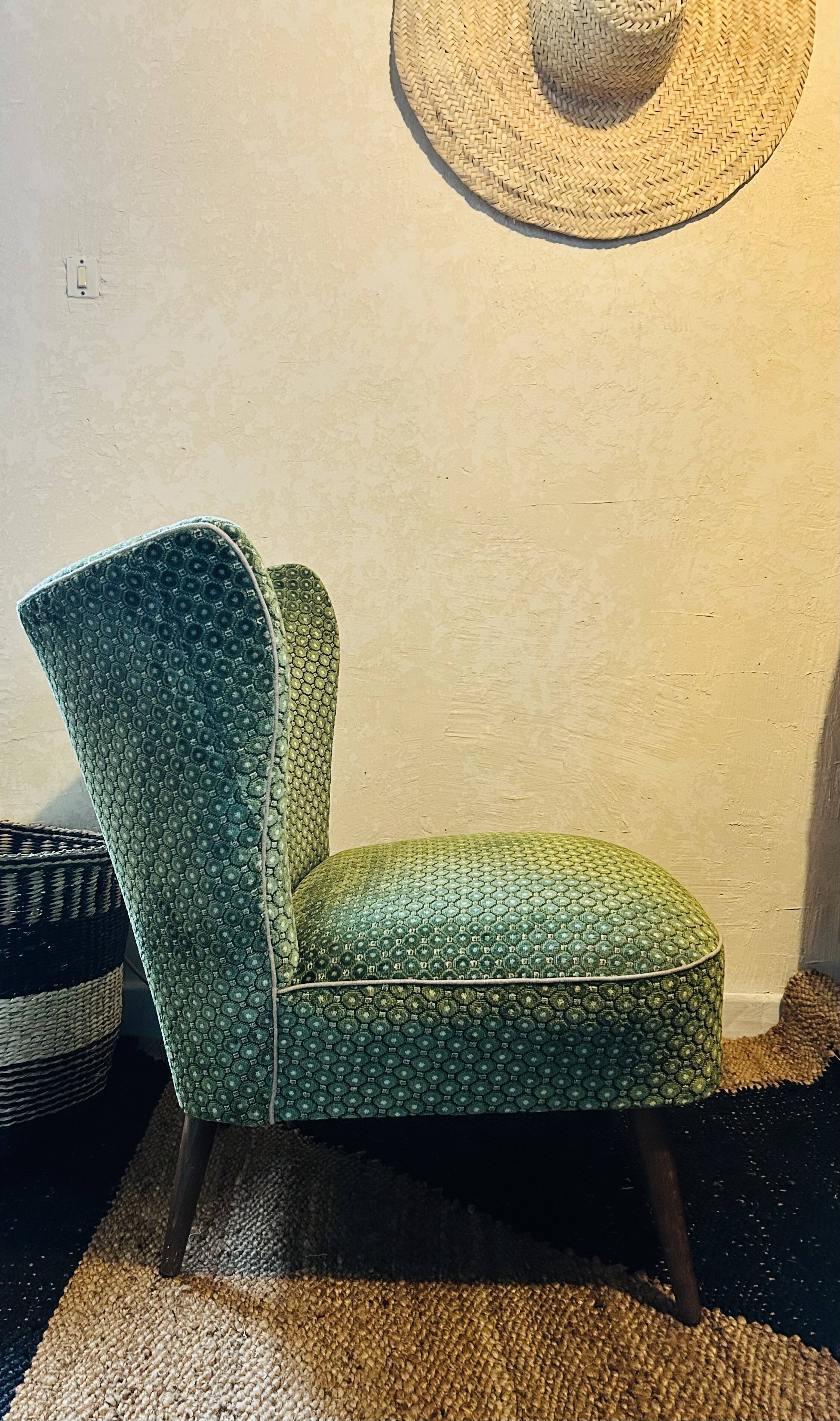 Cocktail chair