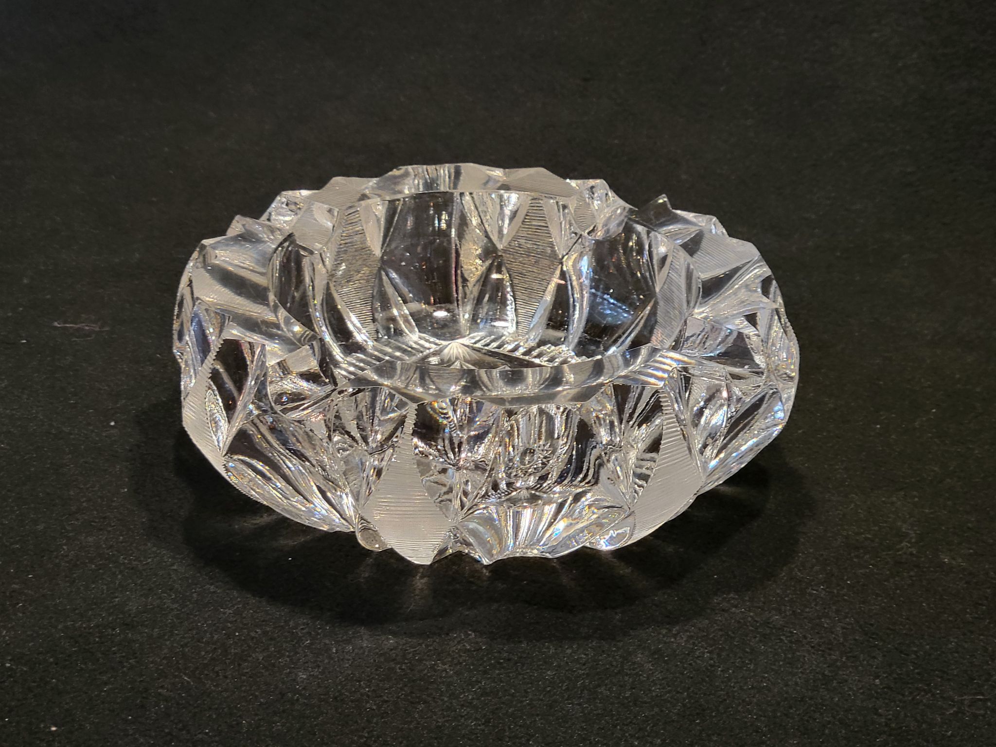 Cendrier en cristal de bohême taillé ciselé
