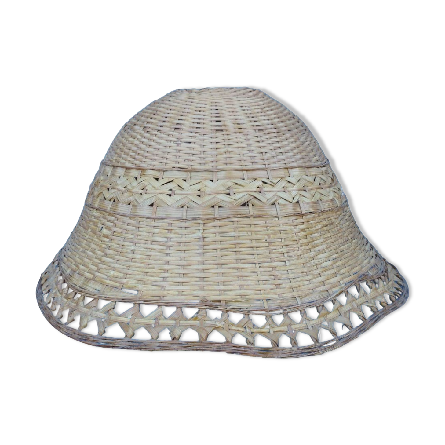 Wicker straw suspension