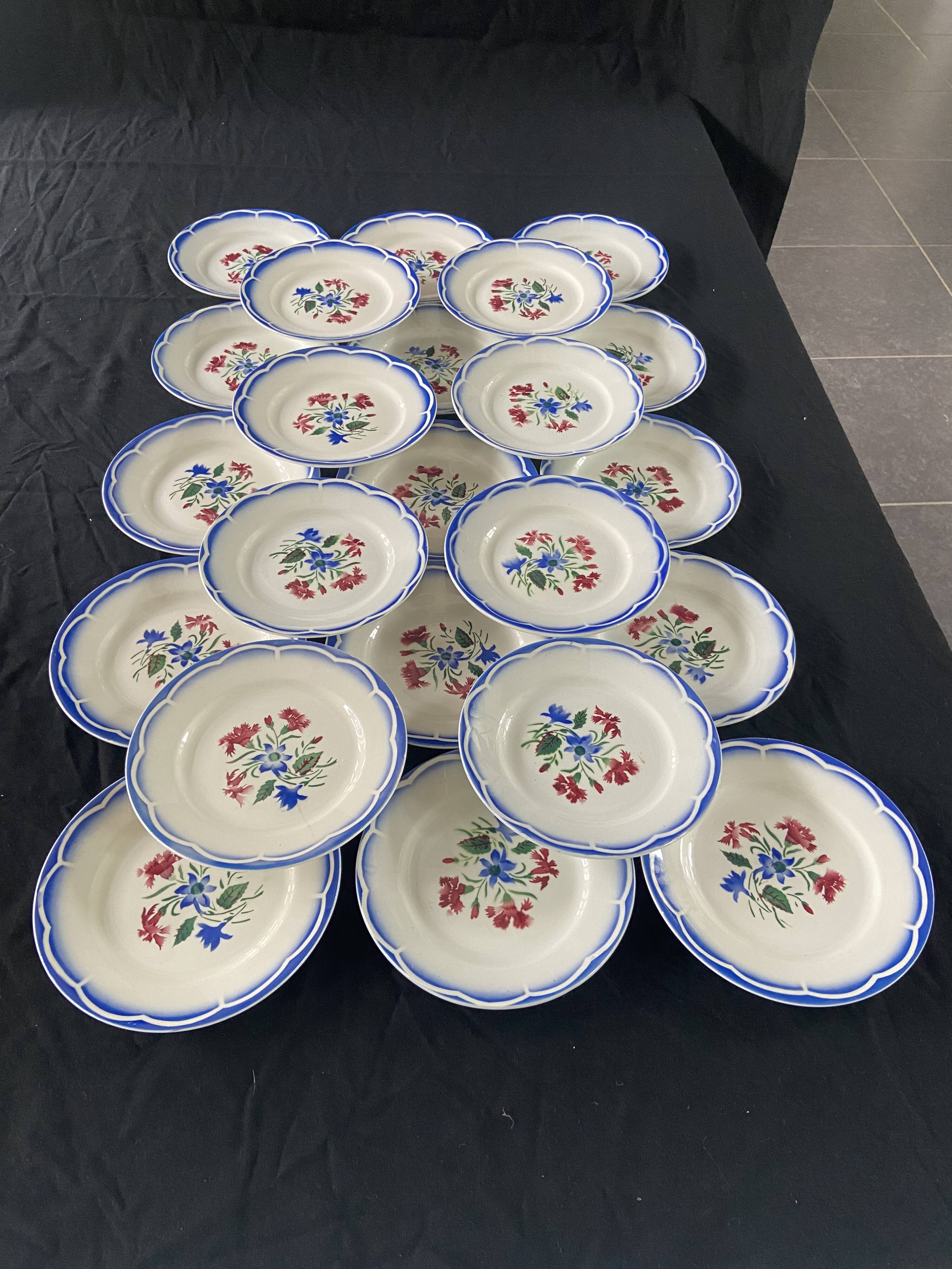 Set of 23 Digoin Sarreguemines "Elorn" dessert plates