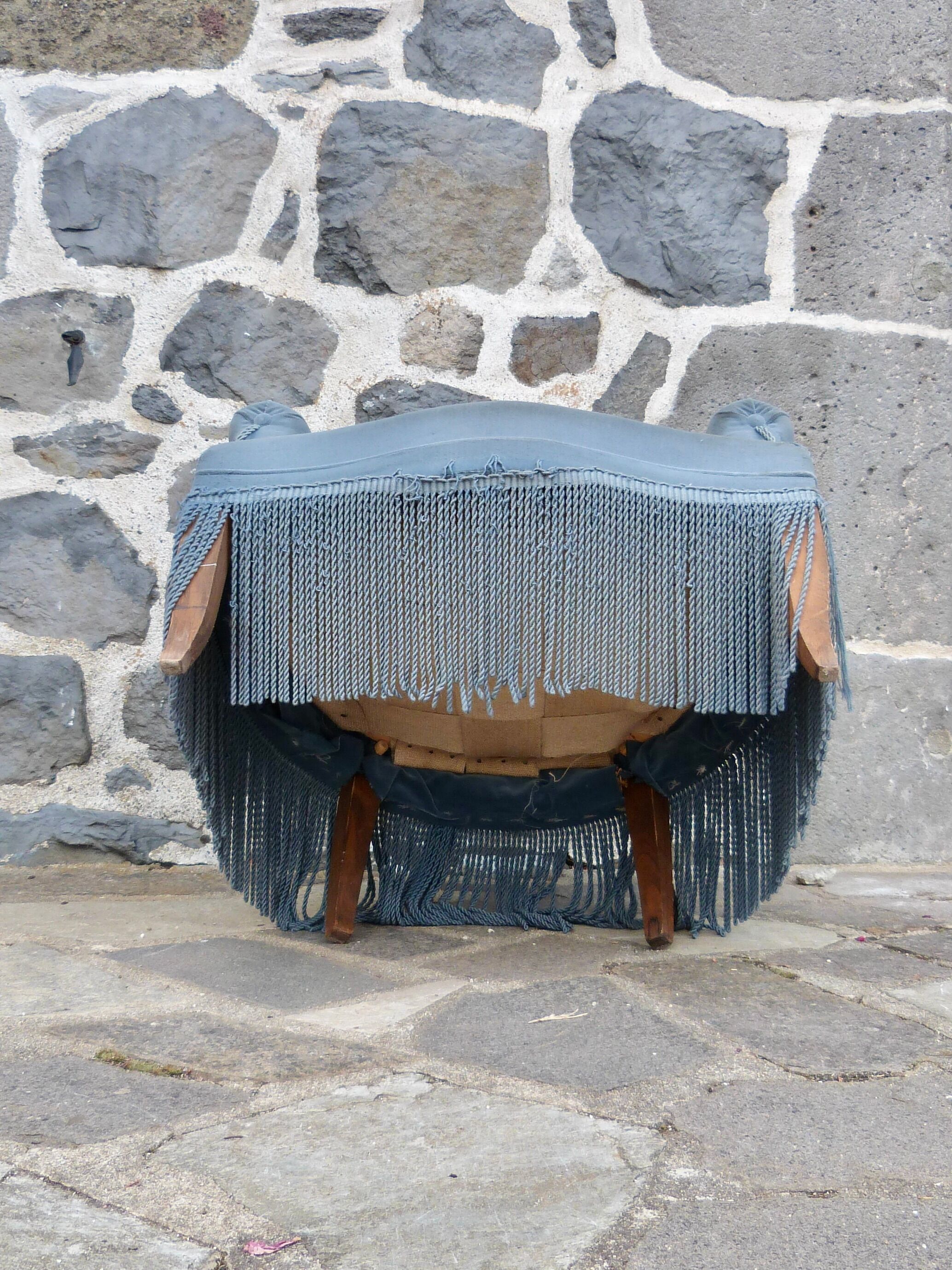 Blue velvet toad armchair