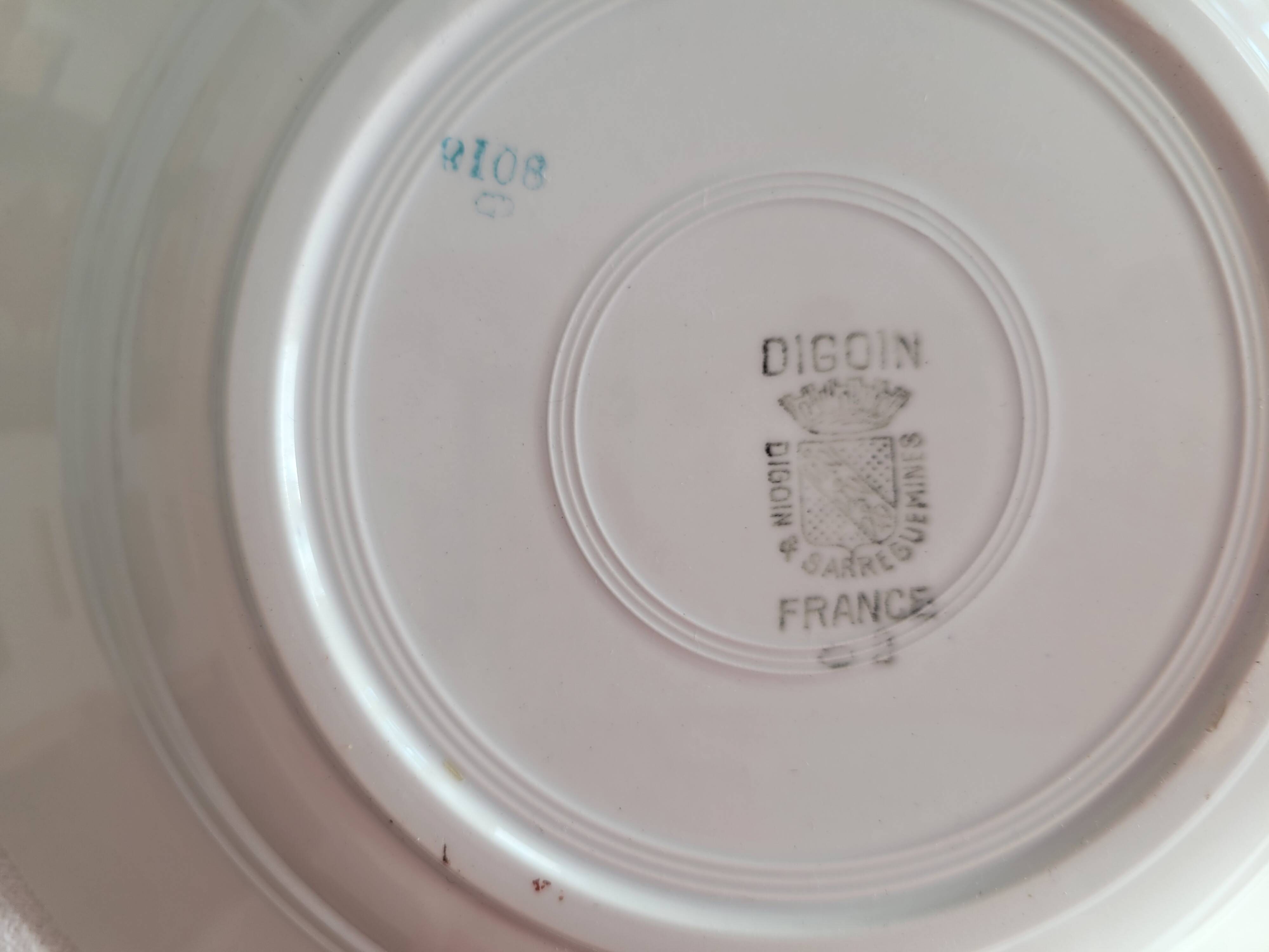 6 vintage deep plates from Digoin Sarreguemines with floral decoration.