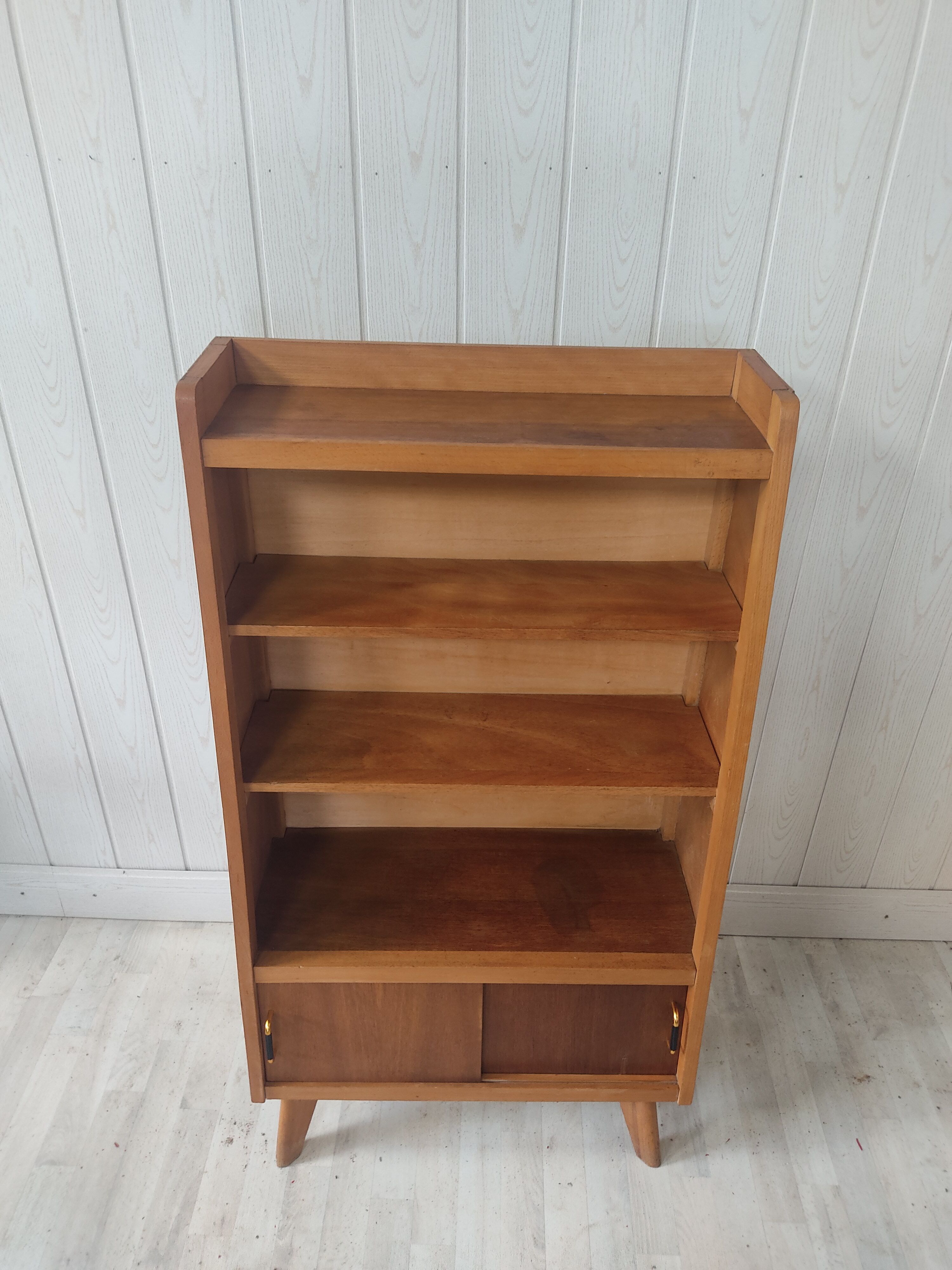 Shelf library vintage compass feet