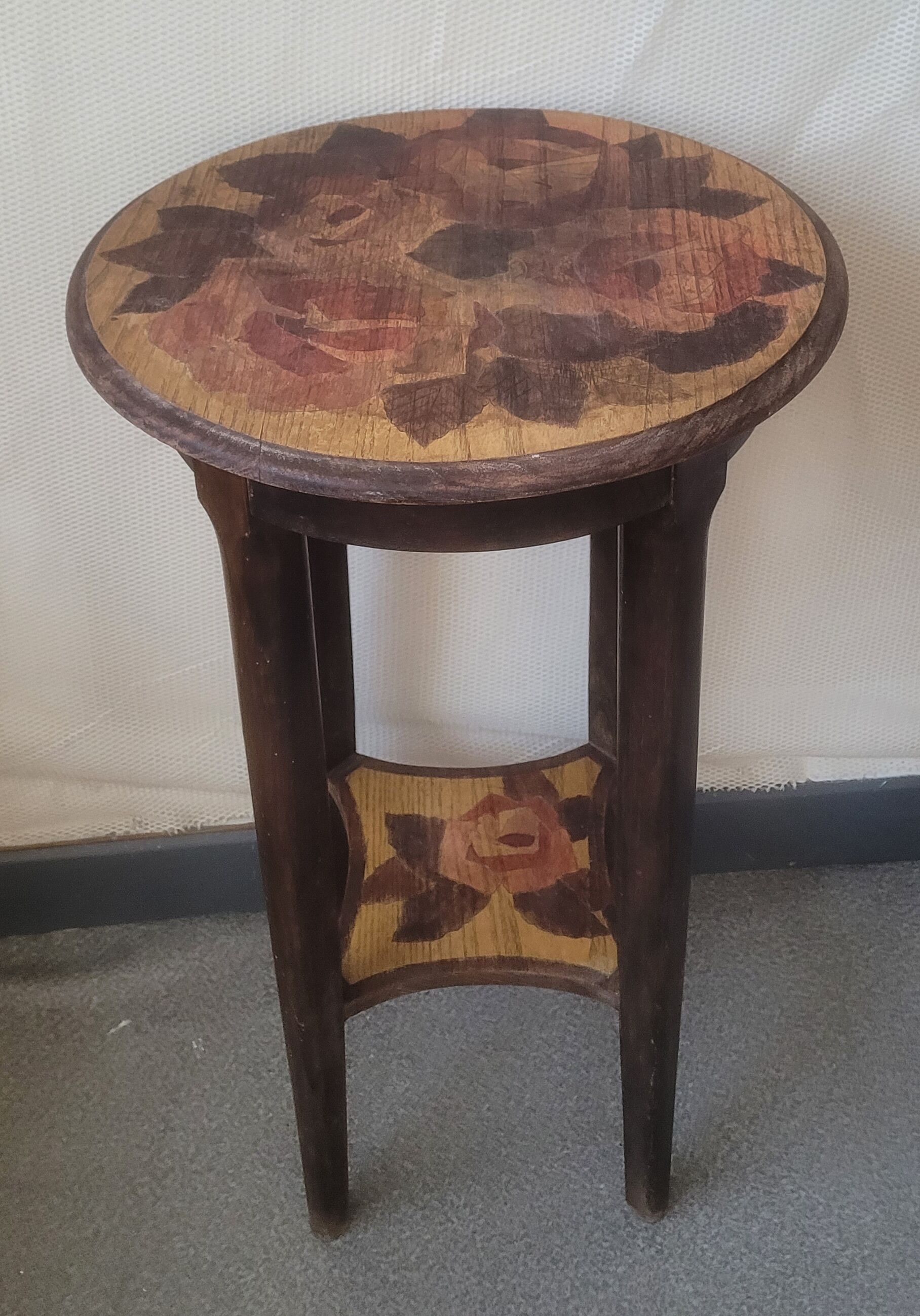 Sellette style art deco en bois pyrogravée et peinte