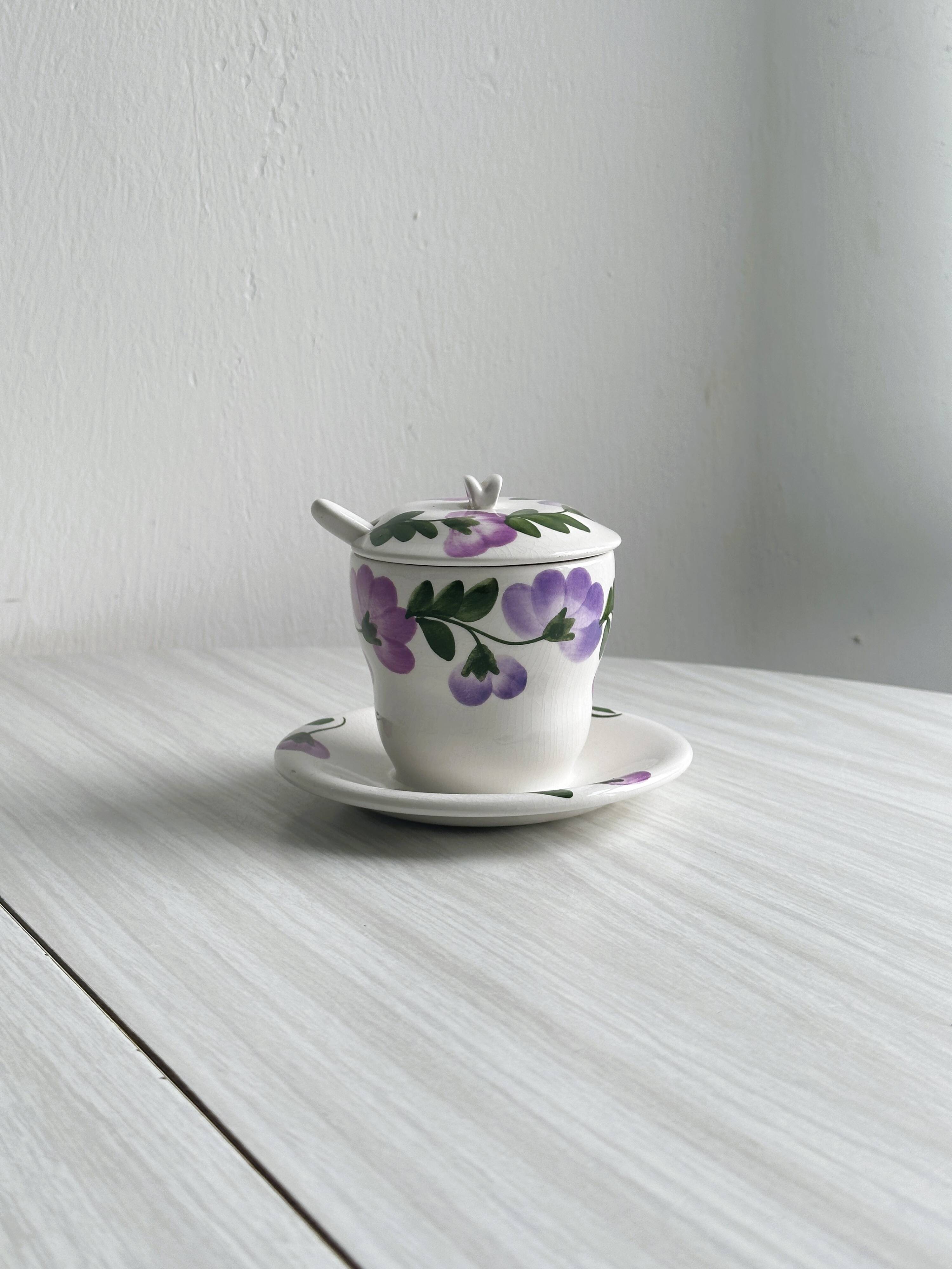 Sugar bowl, jam or honey pot hand painted "Richard Ginori", made in Italy.