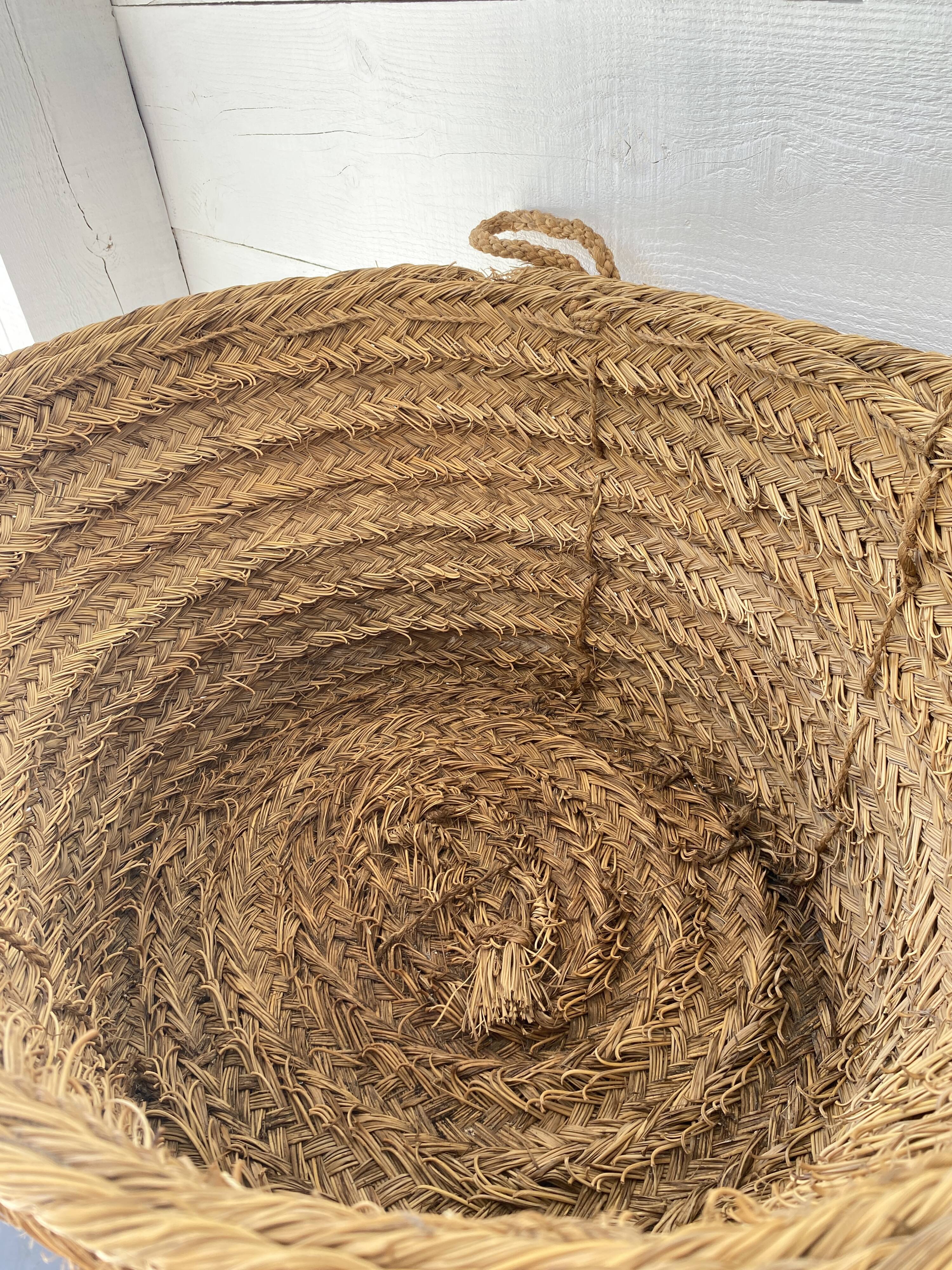XXL woven straw basket