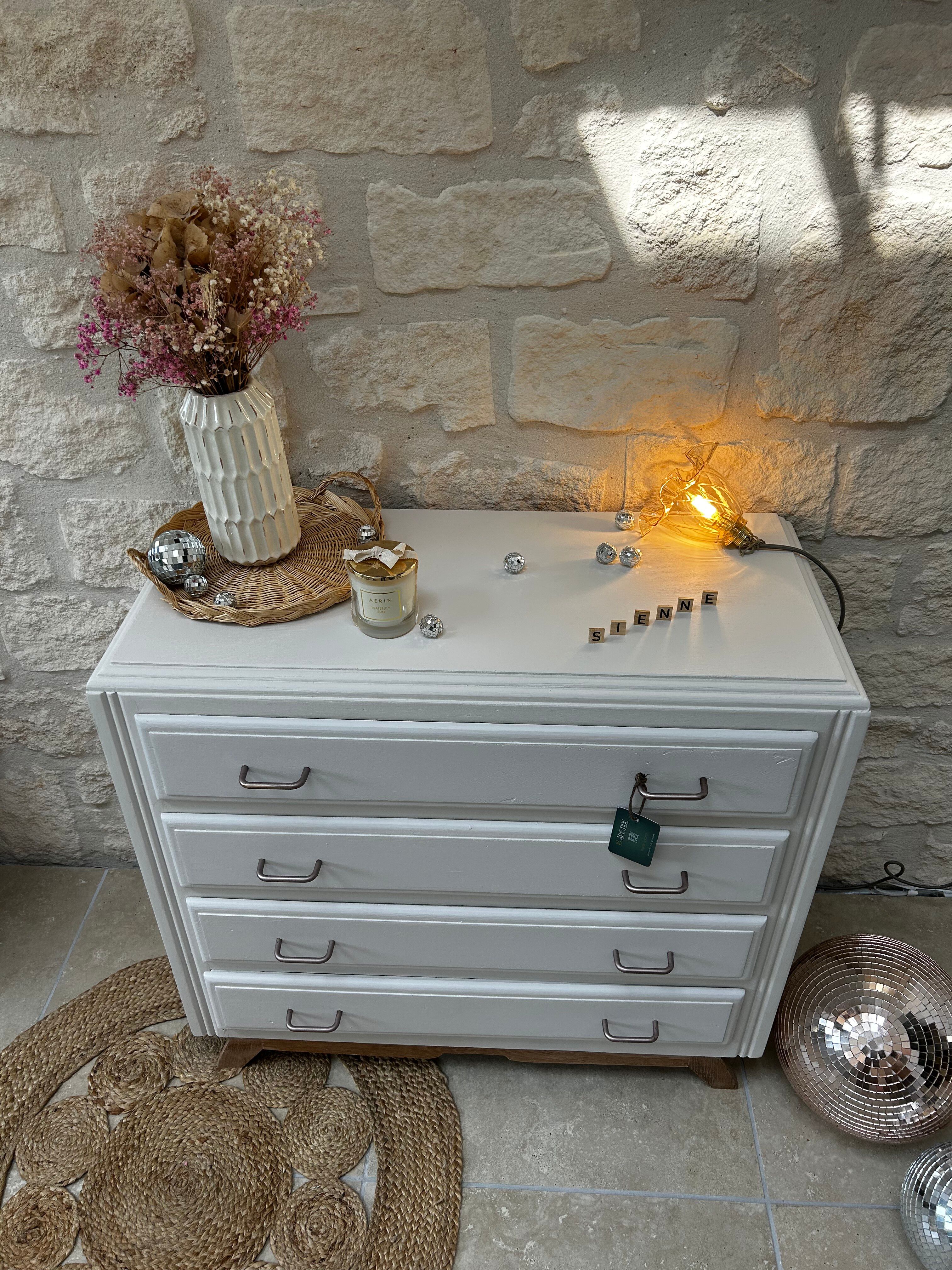 Vintage chest of drawers
