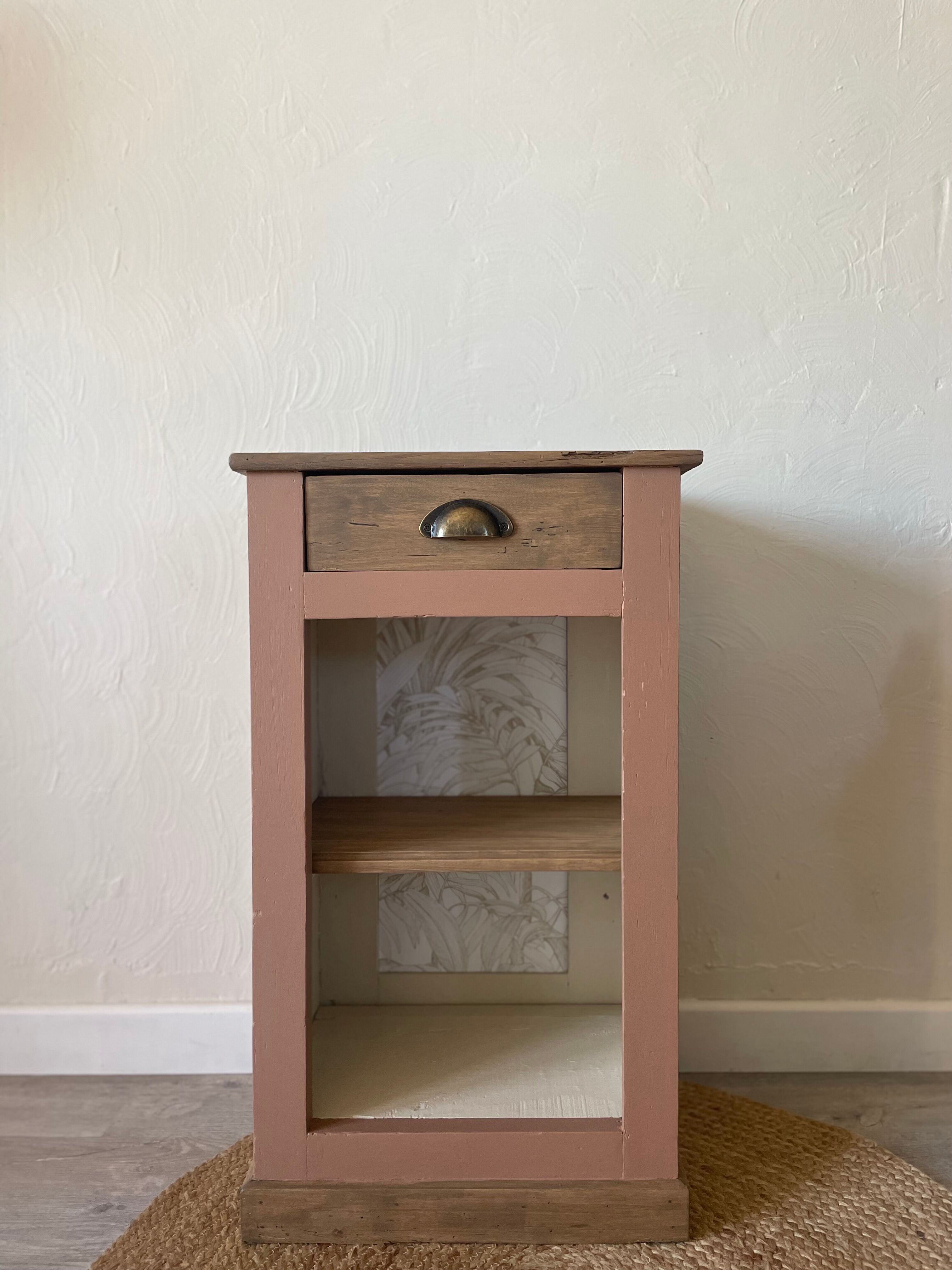 Oscar bedside table