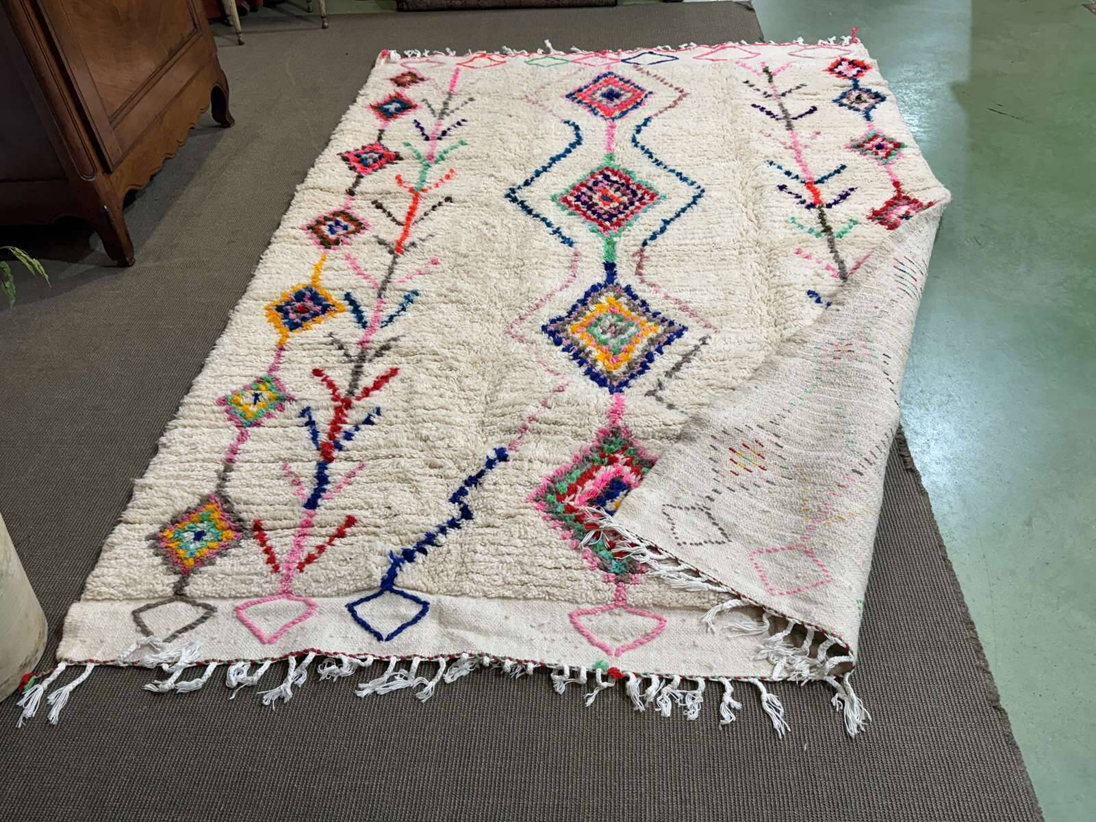 Handmade Azilal Berber Moroccan wool rug