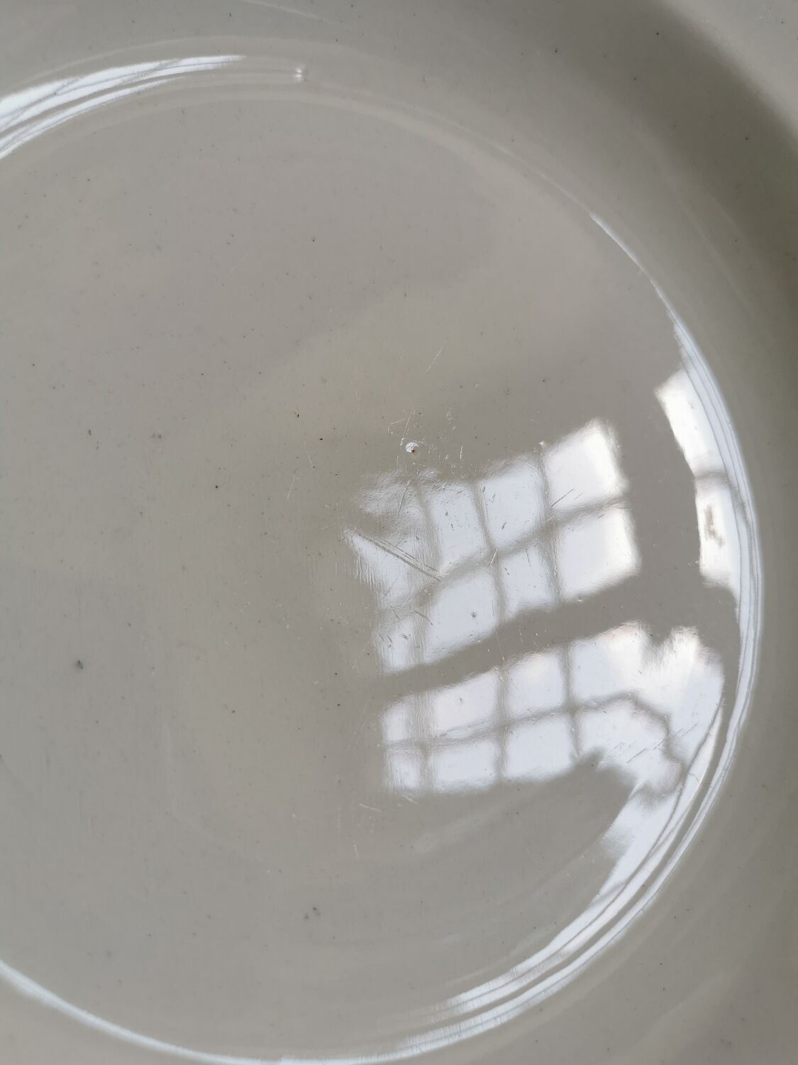 Hollow plates ancient iron earth Gien