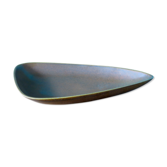 Triangular ceramic dish by Gunnar Nylund. Sweden (1960)