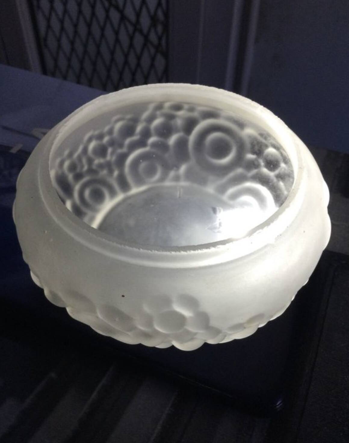 Art deco molded glass candy box / powder box - kr