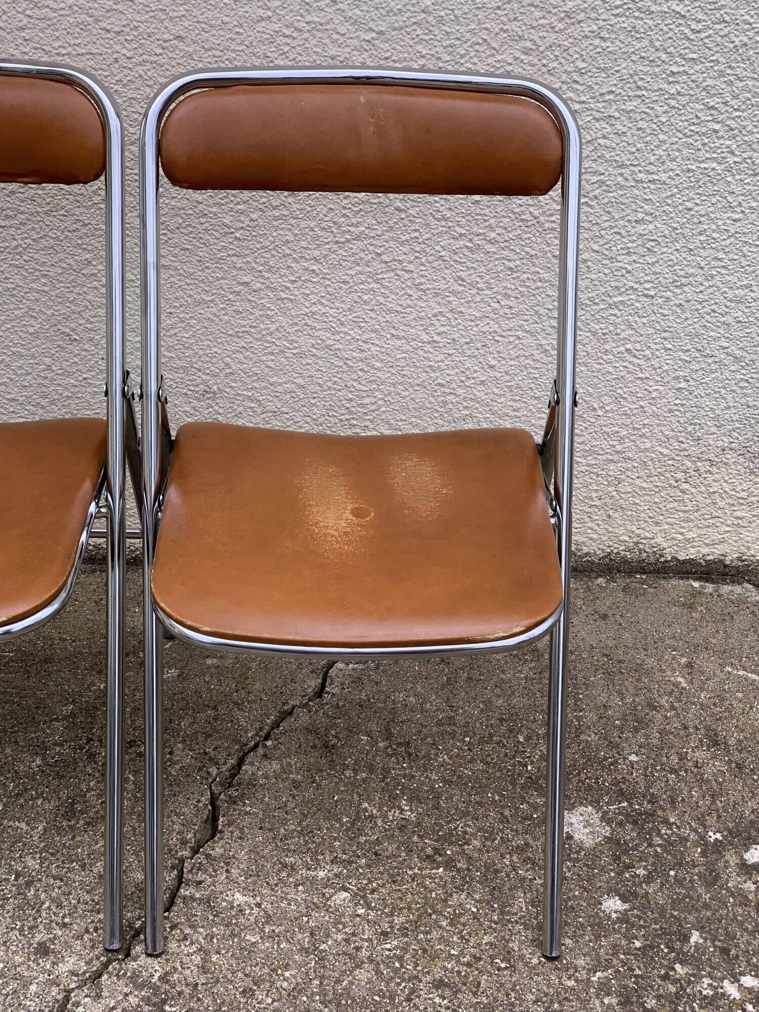 4 folding chairs chromed metal and Skaï fawn 1970