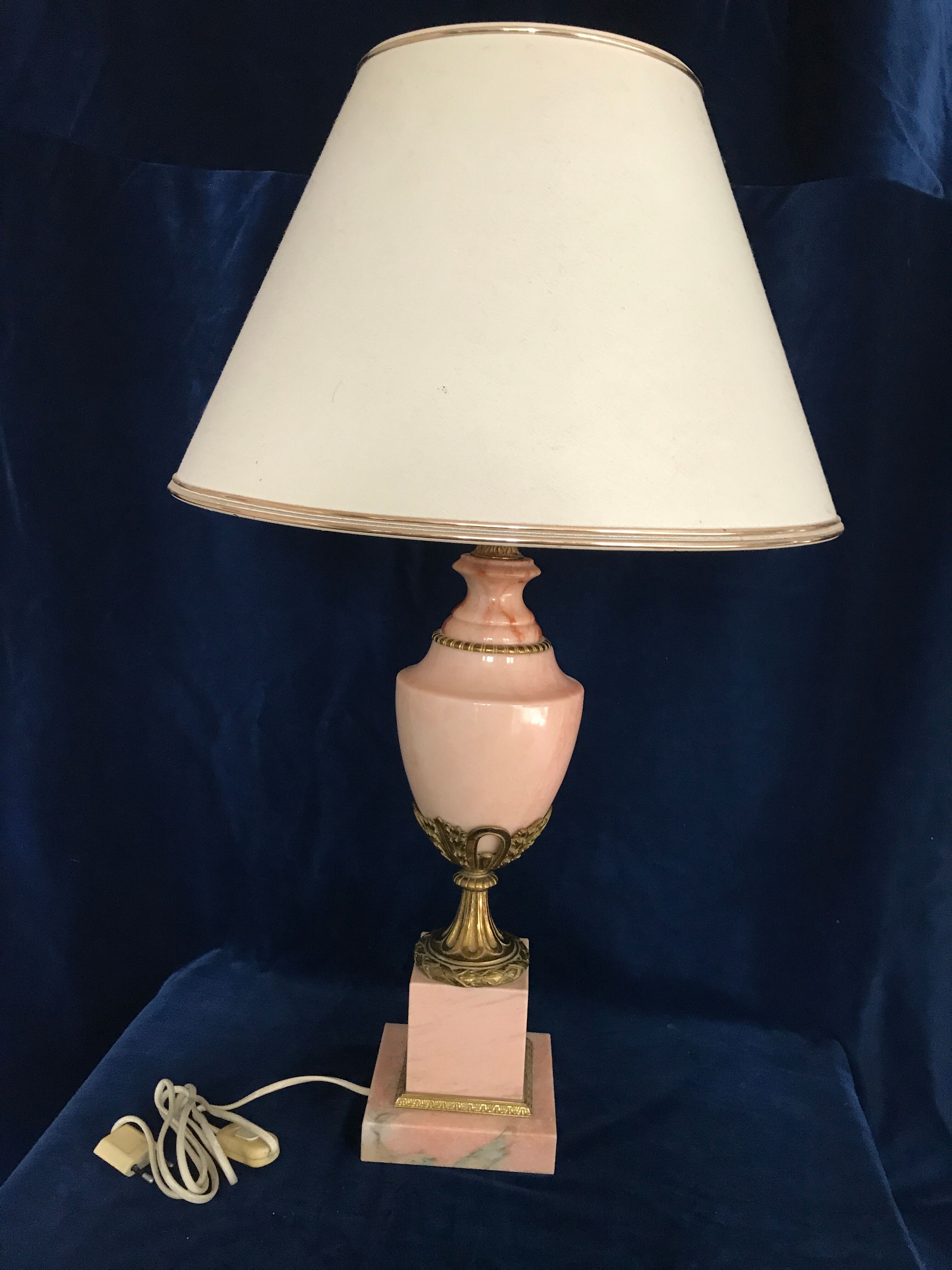 Lamp in pink marble and bronze