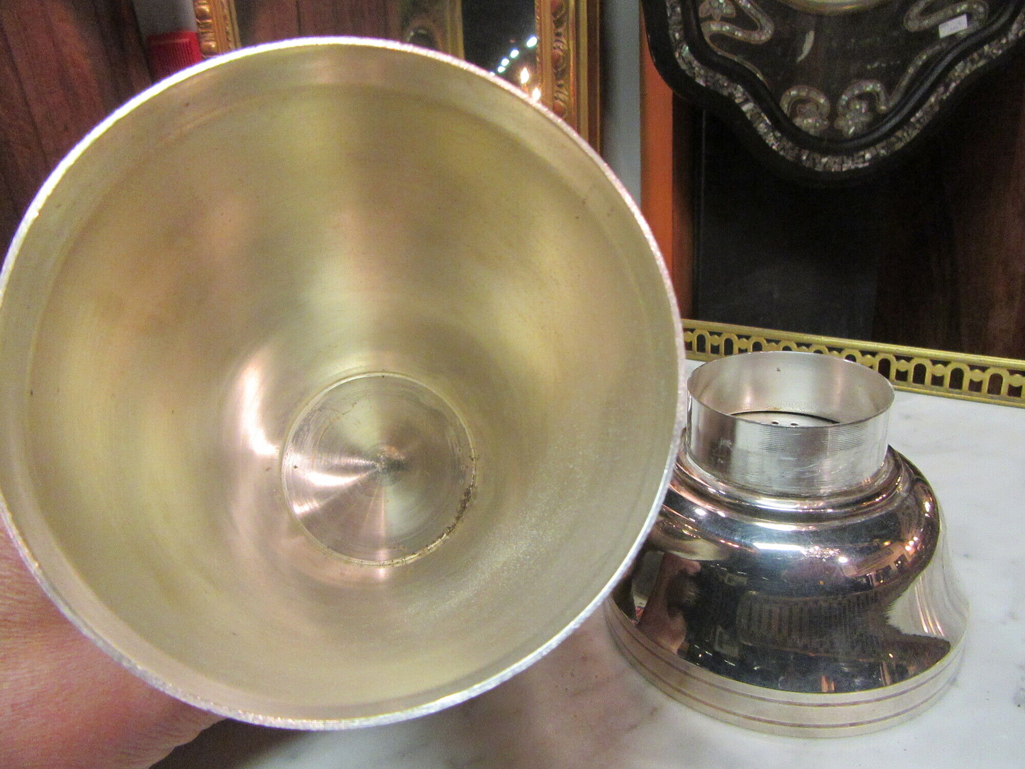 Shaker sur plateau avec 6 gobelets métal argenté vintage
