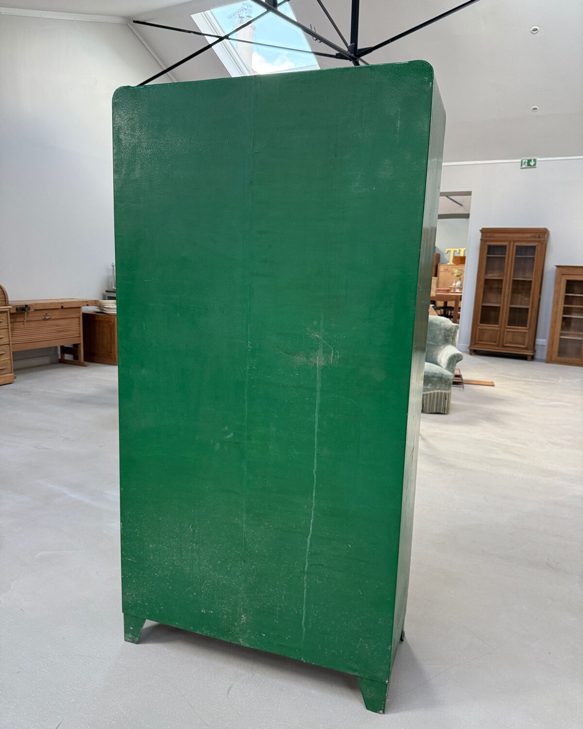 Armoire vintage en métal vert