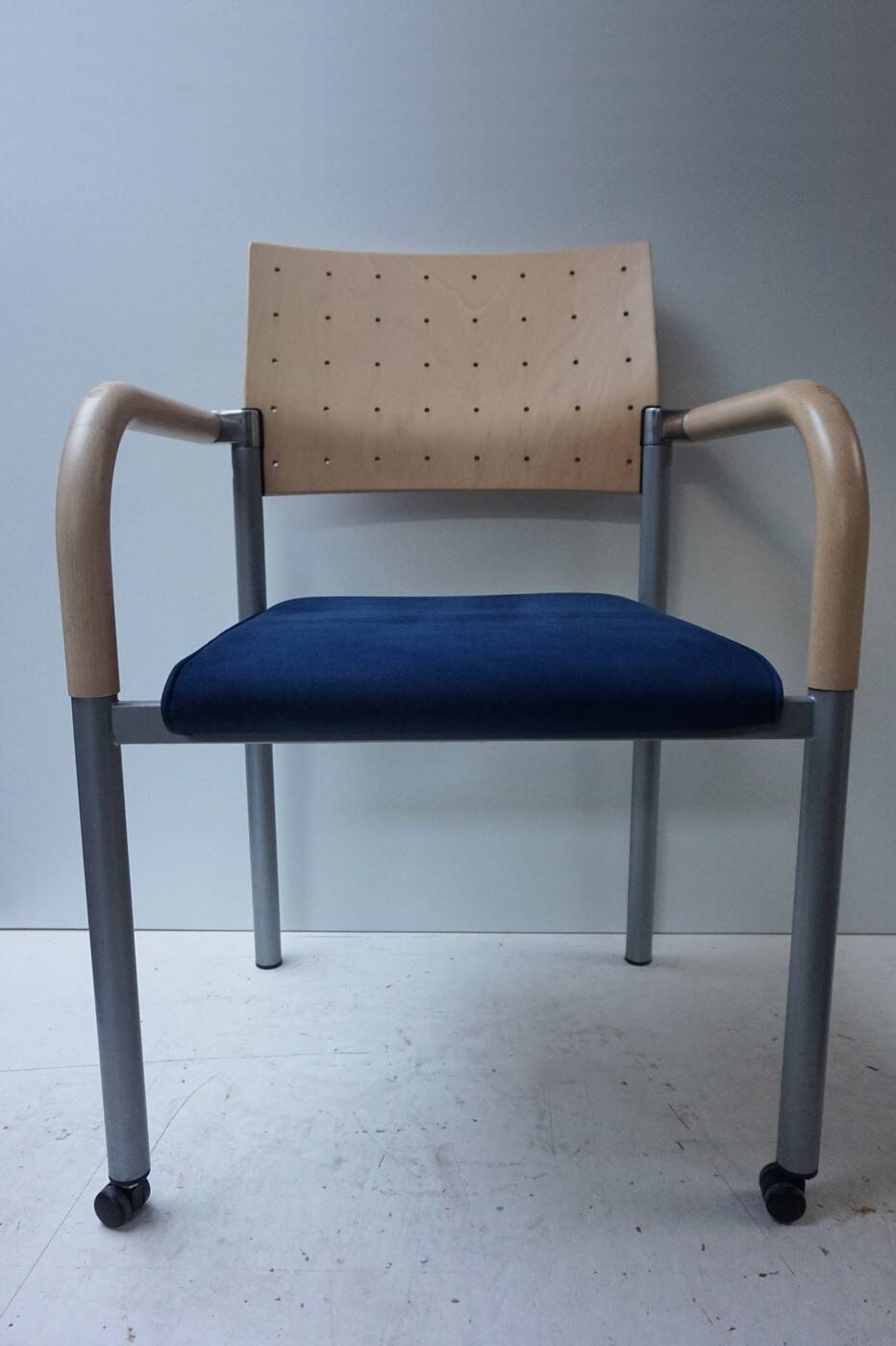 Set of 5 dining or conference chairs by Wiesner Hager and designed by Arge2