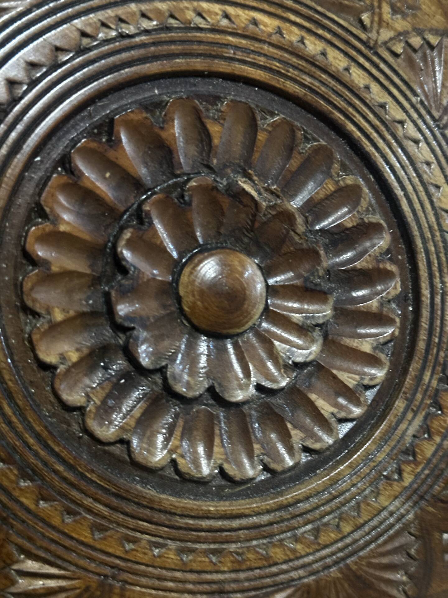 corbeille à fruits en bois sculpté – Rosace florale – Centre de table