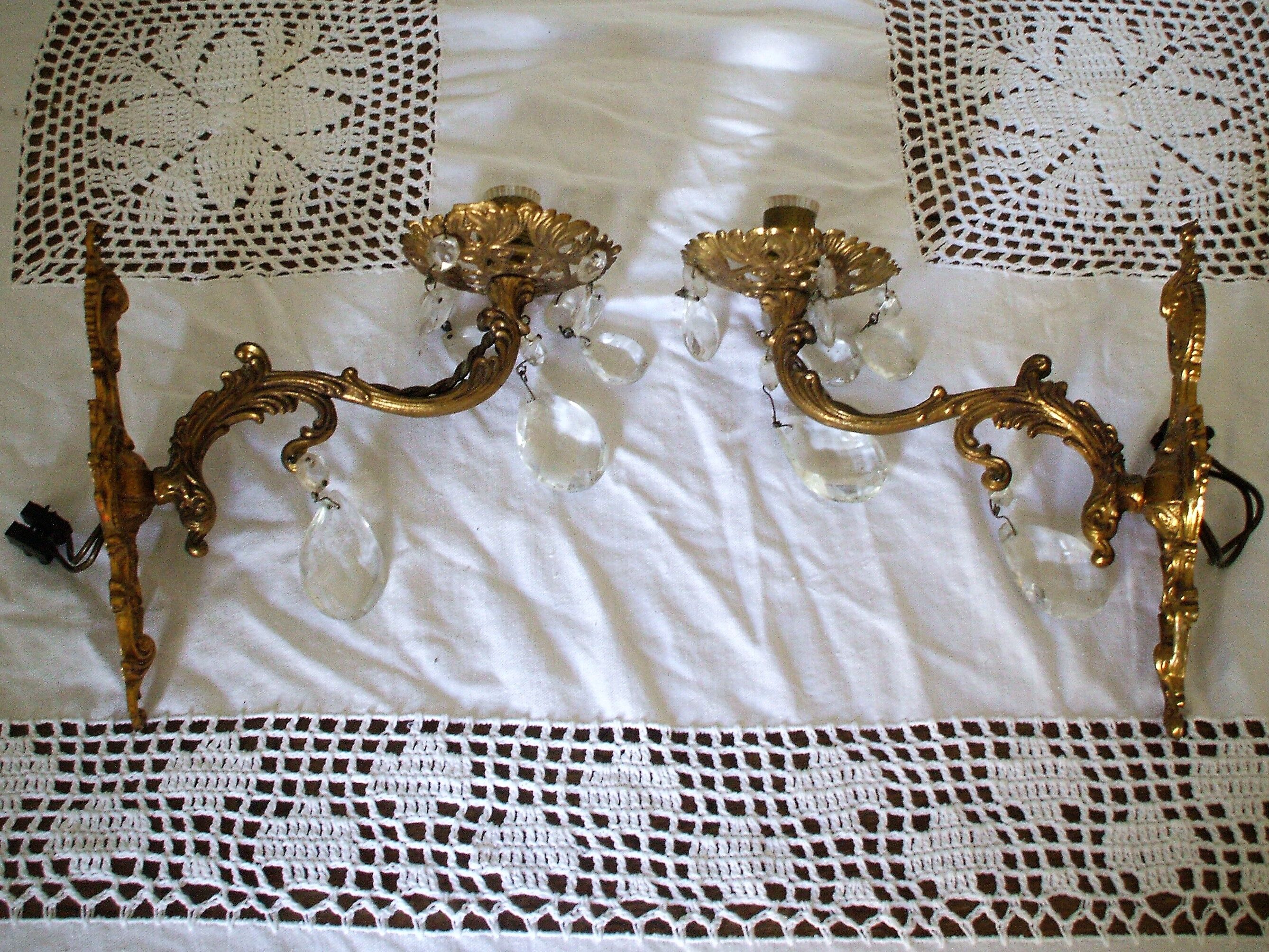 Set of scones has pampille