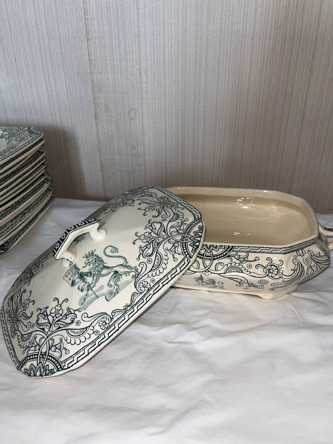 Lot of old saint-amand earthenware, fontana model – very good condition