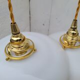 Duo of suspensions in white opaline