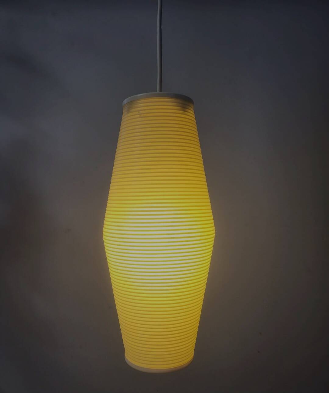 Rotaflex space age hanglamp, ovale vorm in geperst kunststof, jaren 1960