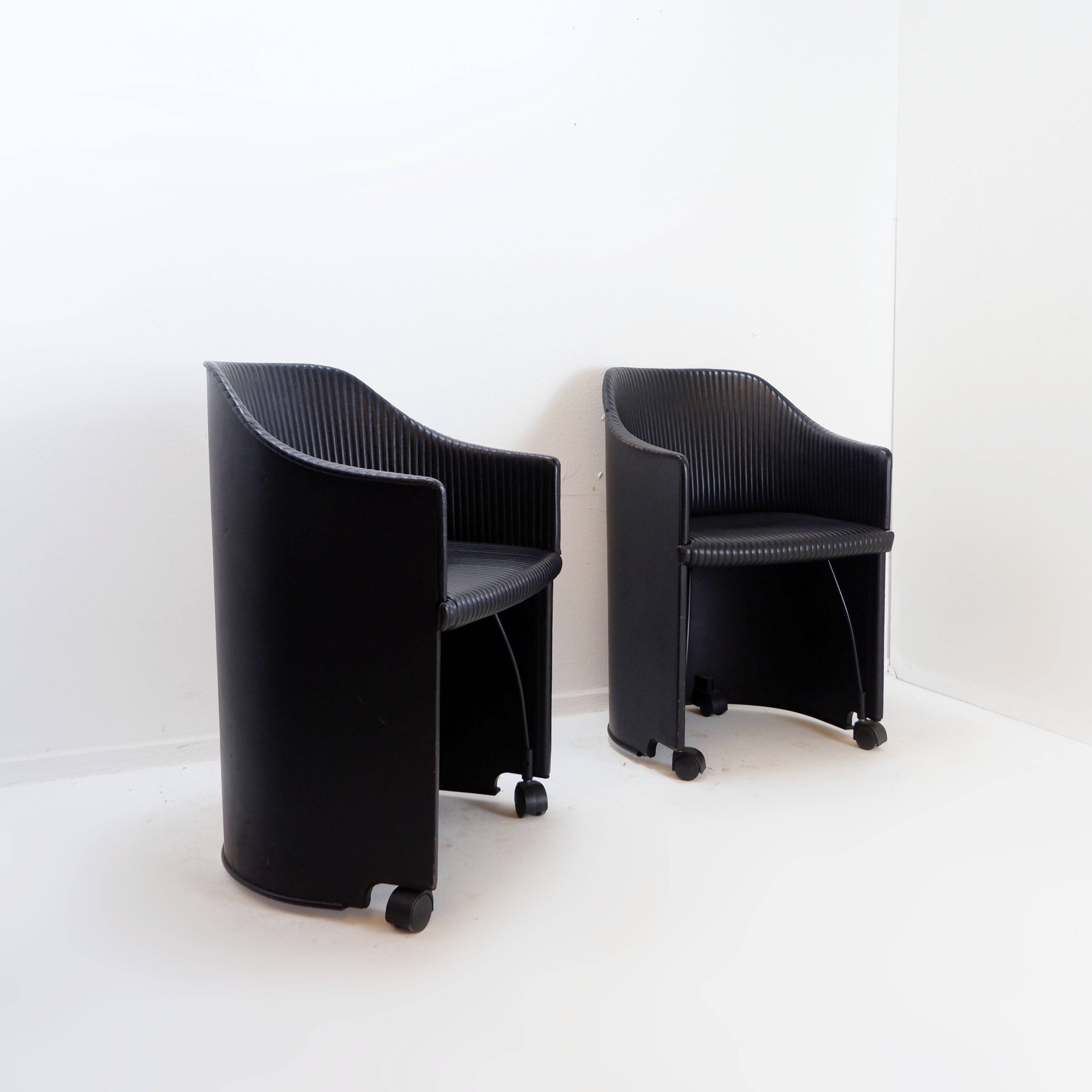 Pair of Artona armchairs in black leather by Afra and Tobia Scarpa for Maxalto