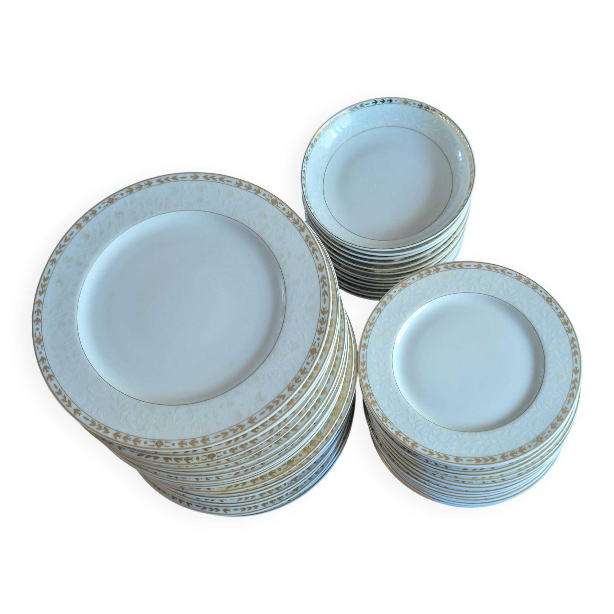 Set of porcelain plates Guy Degrenne Lenassia collection