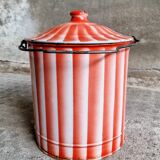 Enamel bucket with lid