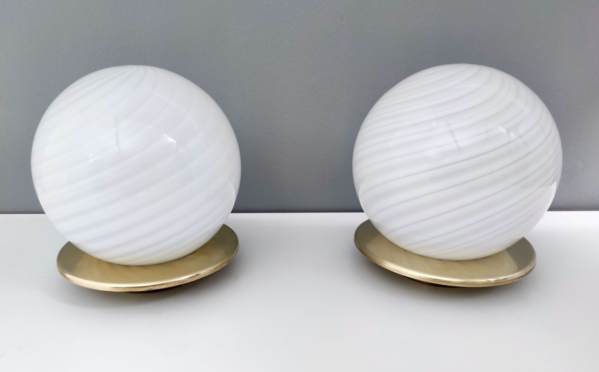 Pair of postmodern spheric murano glass table lamps by tronconi, italy
