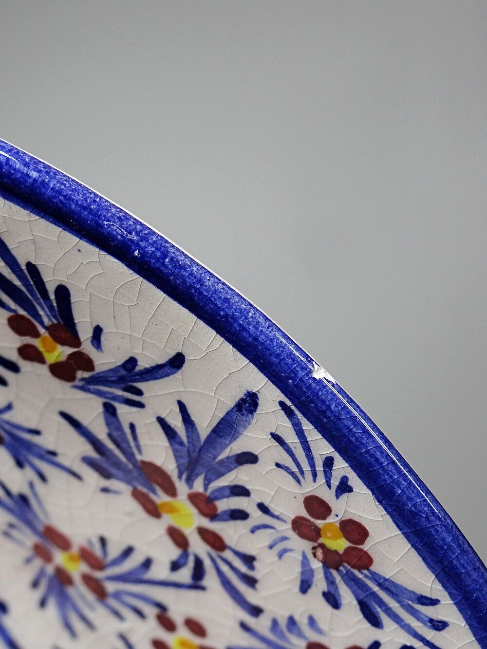 Covered sugar bowl and saucer in ceramic from Alcobaça, Portugal, vintage.