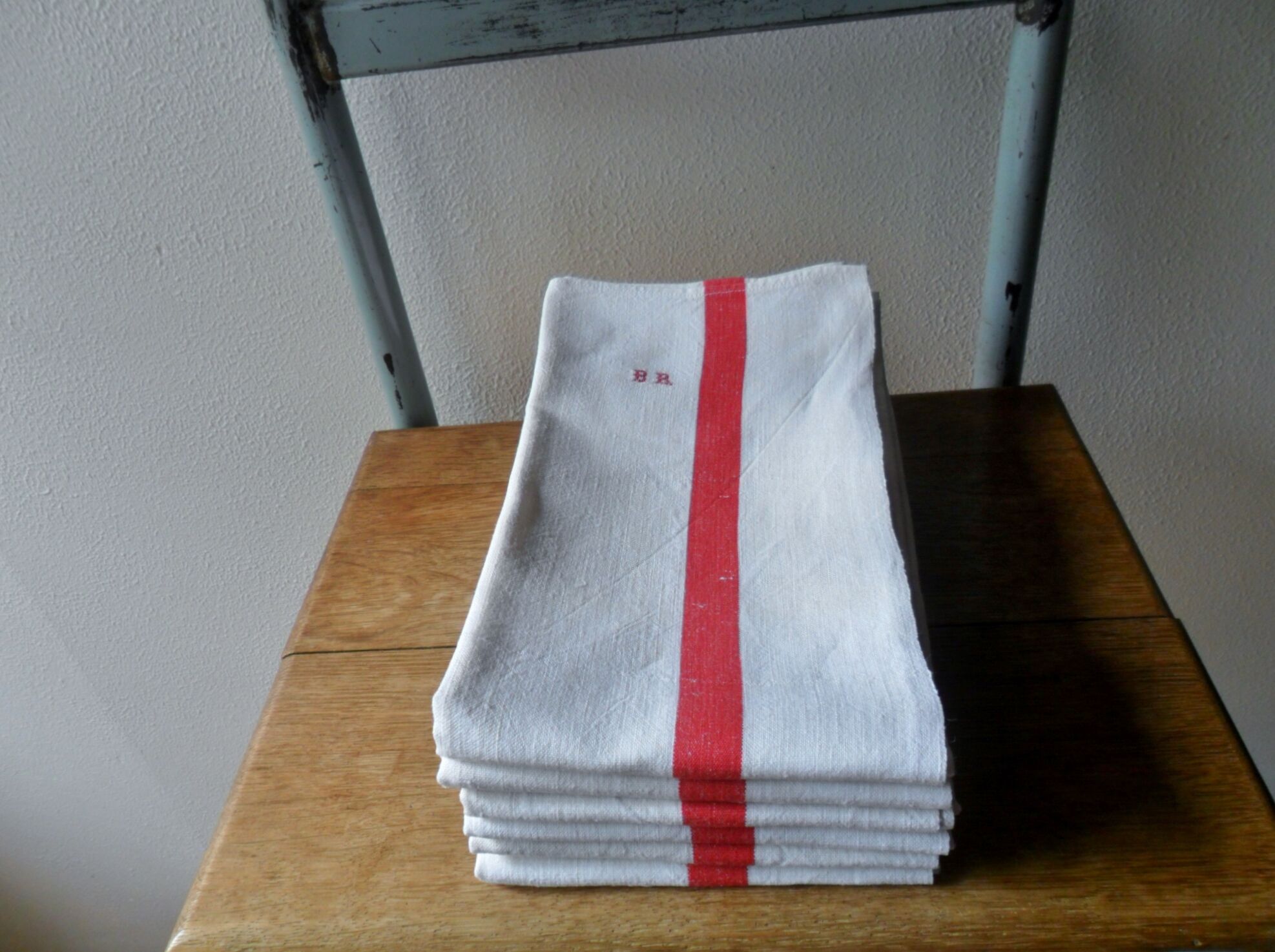 Set of 6 antique half-cloths, embroidered BR