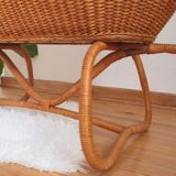 Bed for babies in rattan and wicker
