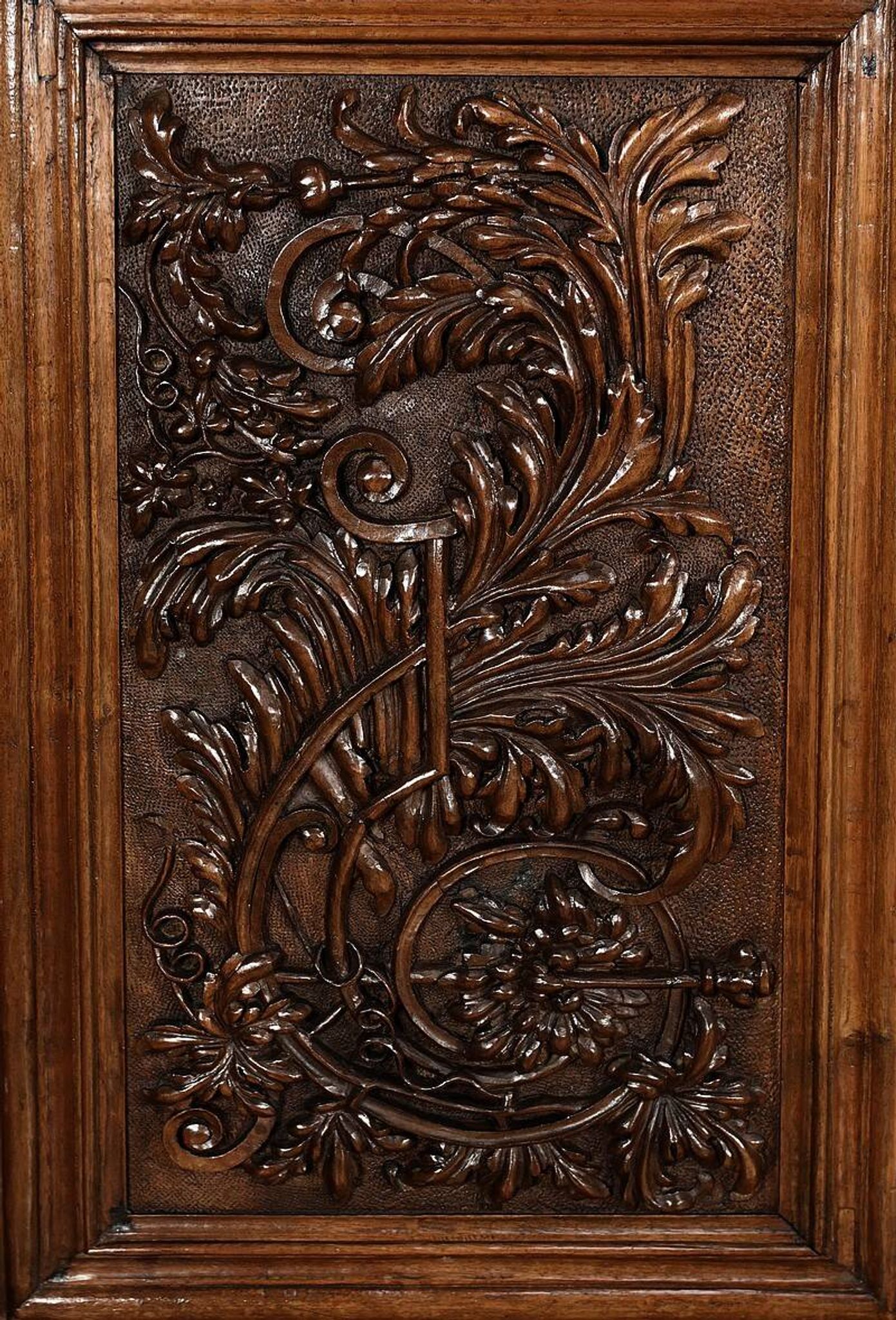 Oratory in solid walnut, Neo-Gothic Renaissance style – Late 19th century