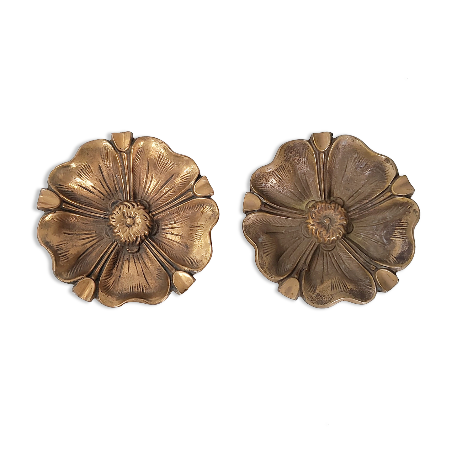 Pair of vintage bronze ashtrays