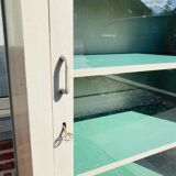 Old Walk-in Showcase with 4 boards
