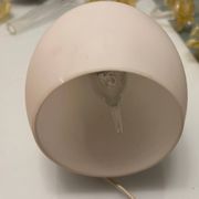 Lot de 2 appliques en verre opalin rose et laiton, années 1960