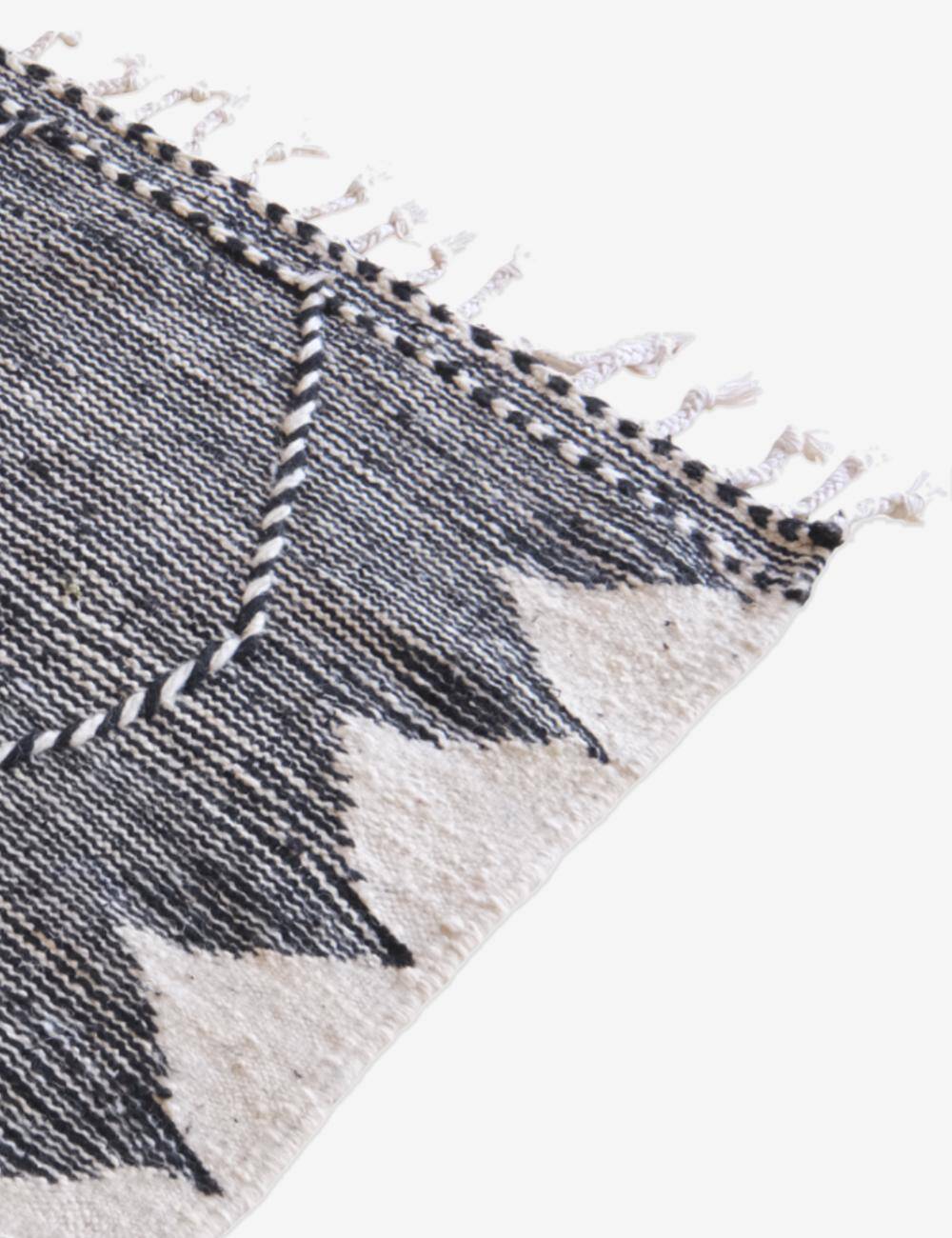 Kilim Zanafi rug - 267 x 152 cm