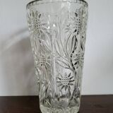 Vase decorated with daisy
