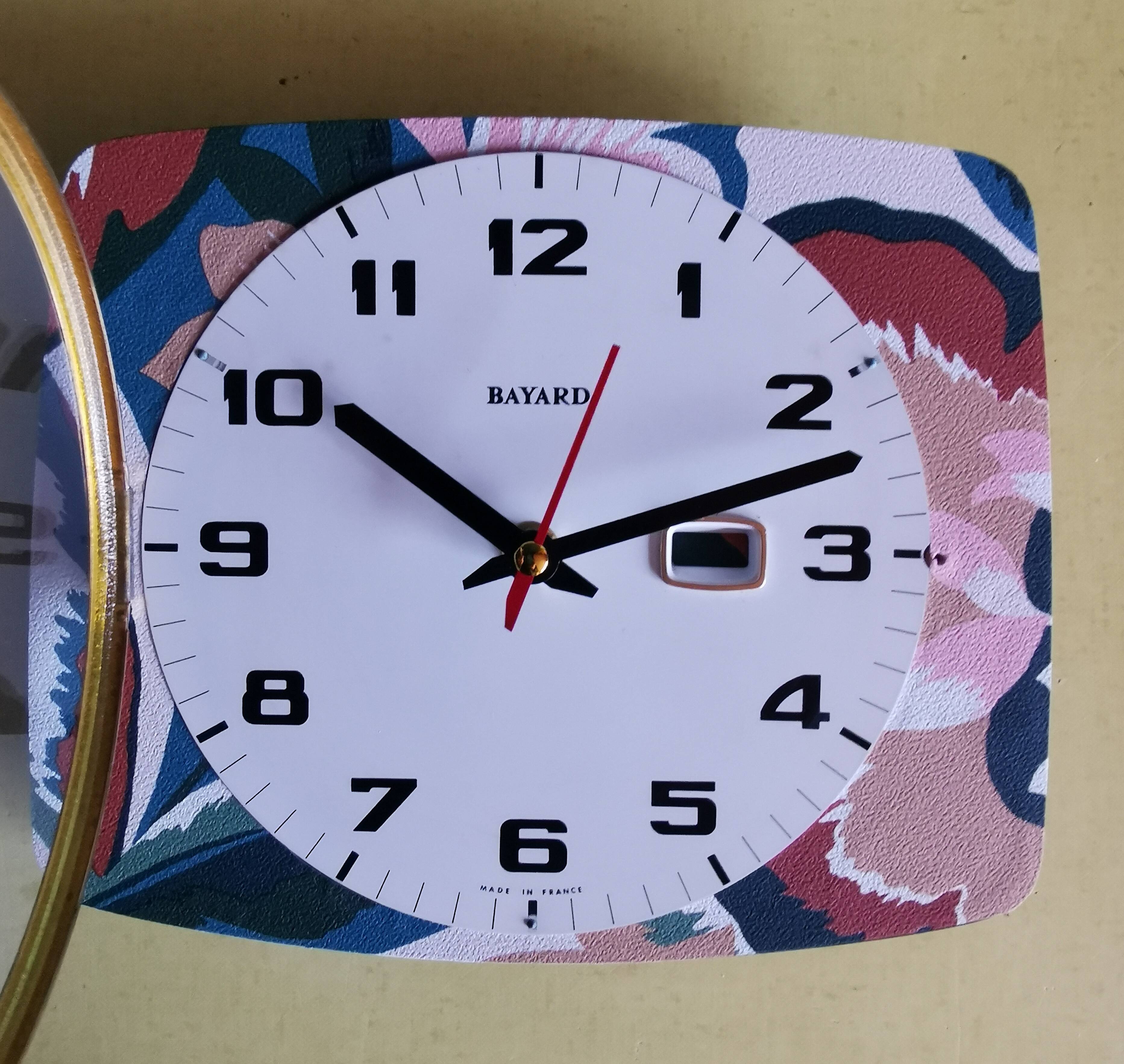 Vintage rectangular silent wall clock "Bayard terracotta green"