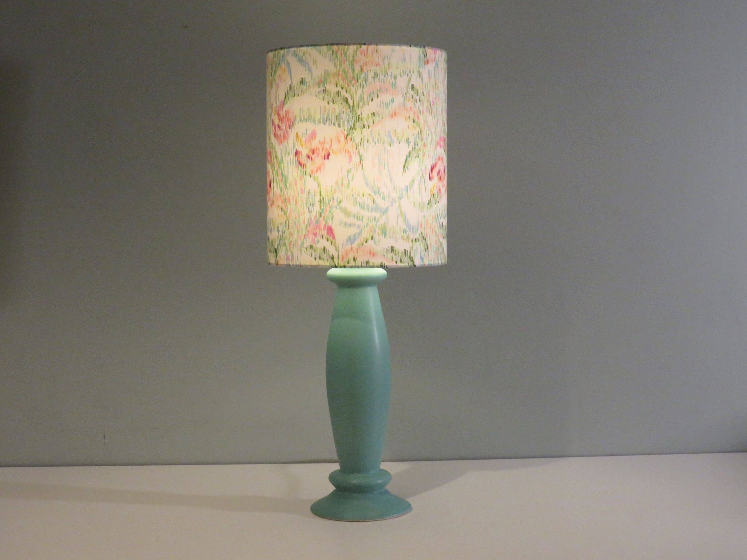 Mint green ceramic table lamp from Porcelaines de Bruxelles in Memphis style. 1980s