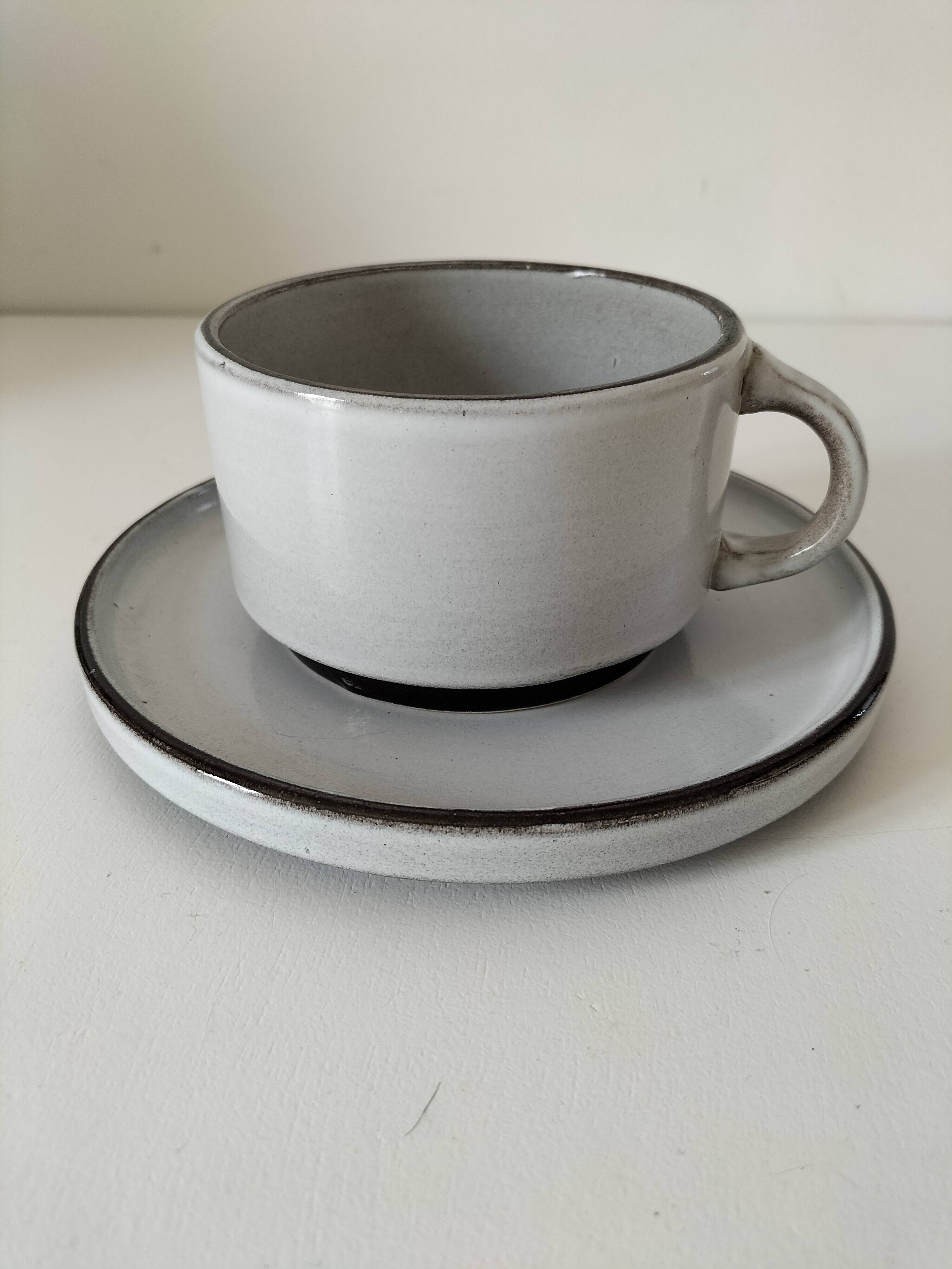 Two-tone stoneware breakfast mug