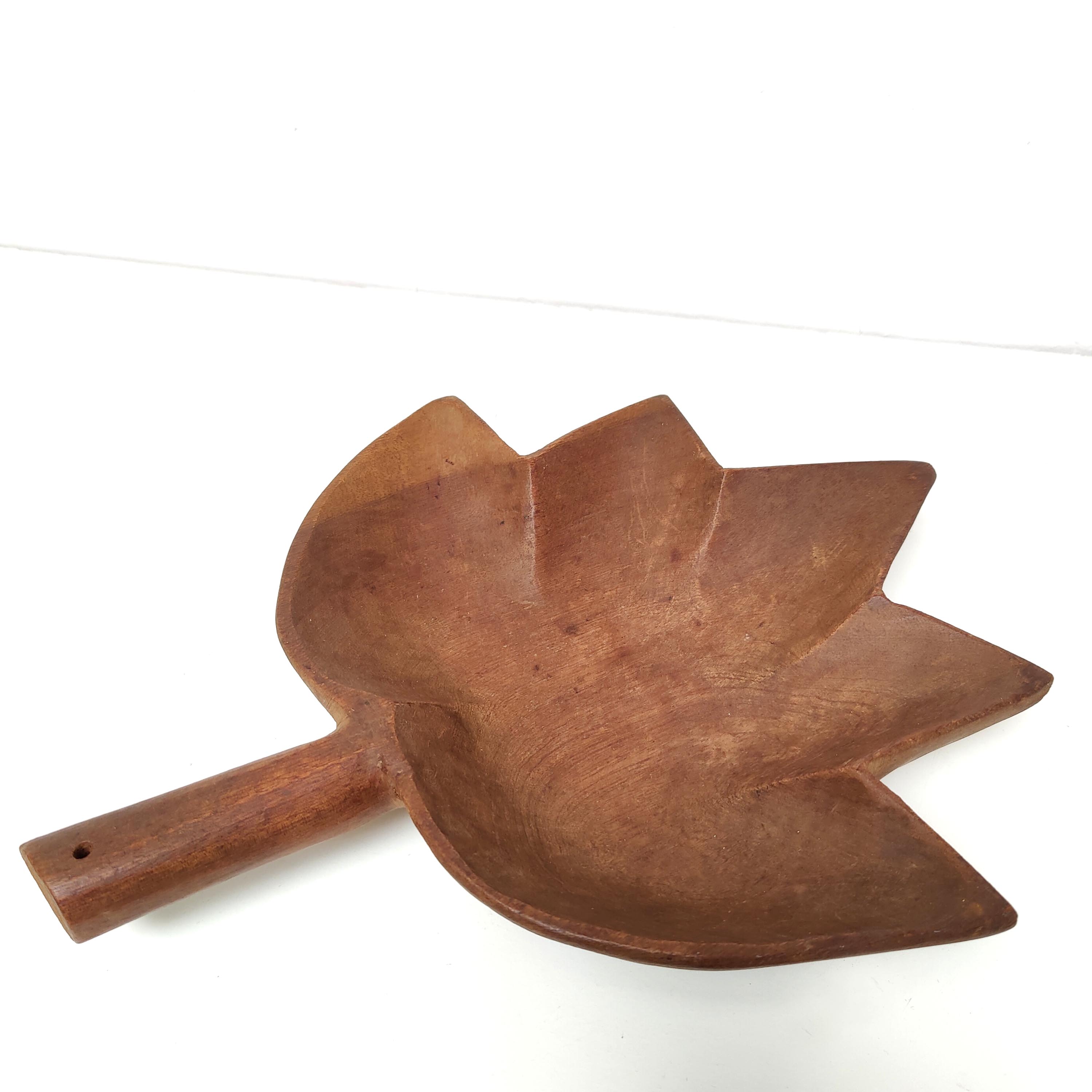 Solid wood basket tray leaf shape