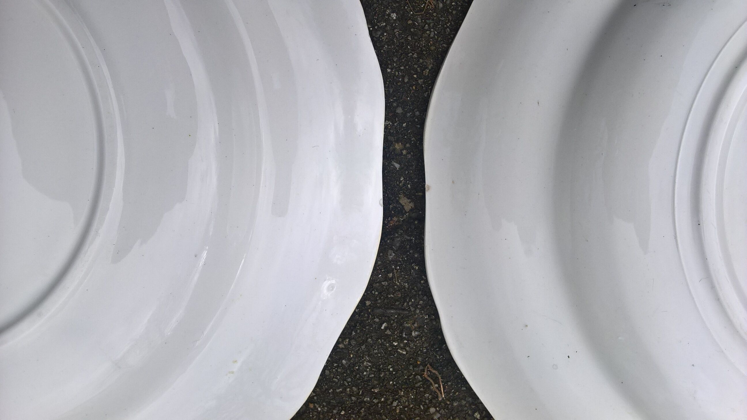 8 hollow plates L'Amandinoise