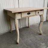 Table de cuisine vintage en bois, pieds courbés
