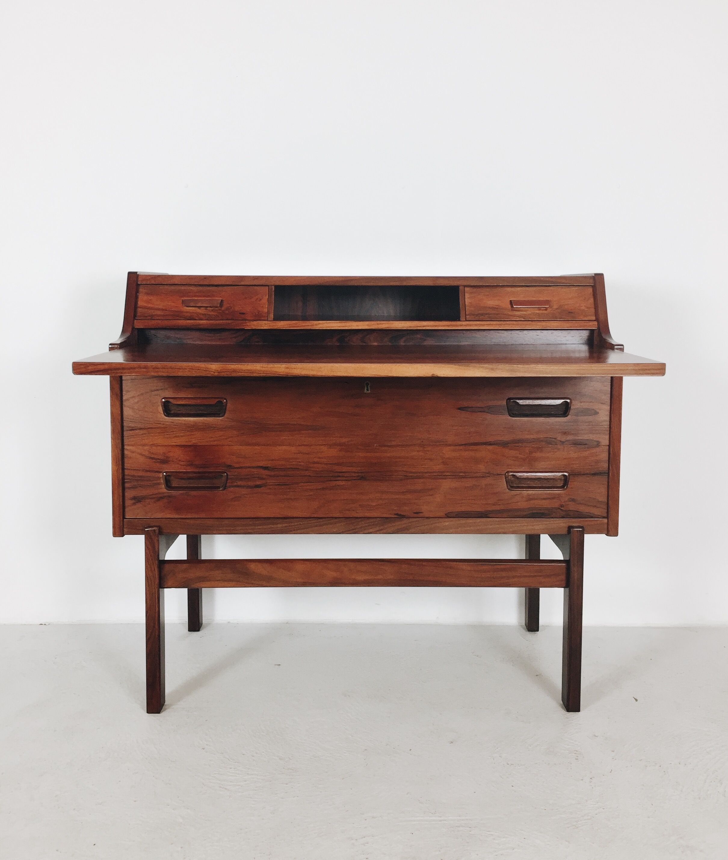 Danish palisander desk by Arne Wahl Iversen for Vinde Møbelfabrik
